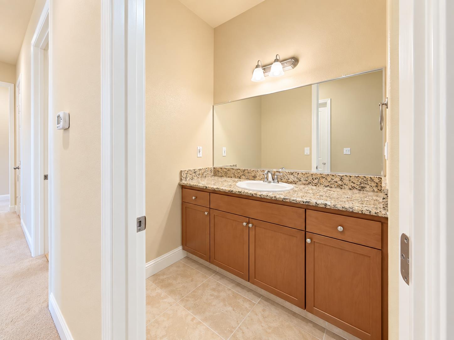 197 N Oxford Ave, Clovis, CA 93612