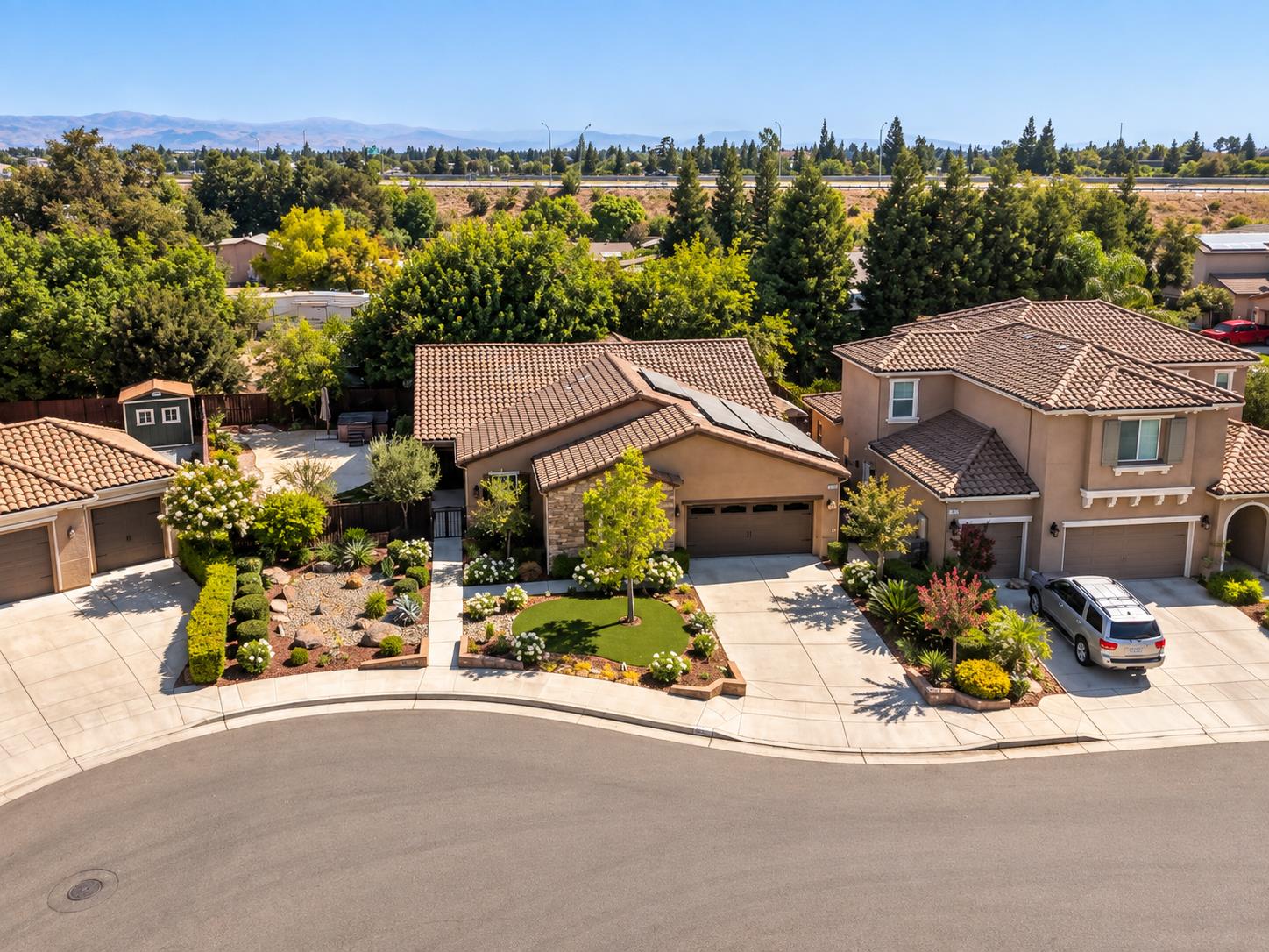 197 N Oxford Ave, Clovis, CA 93612