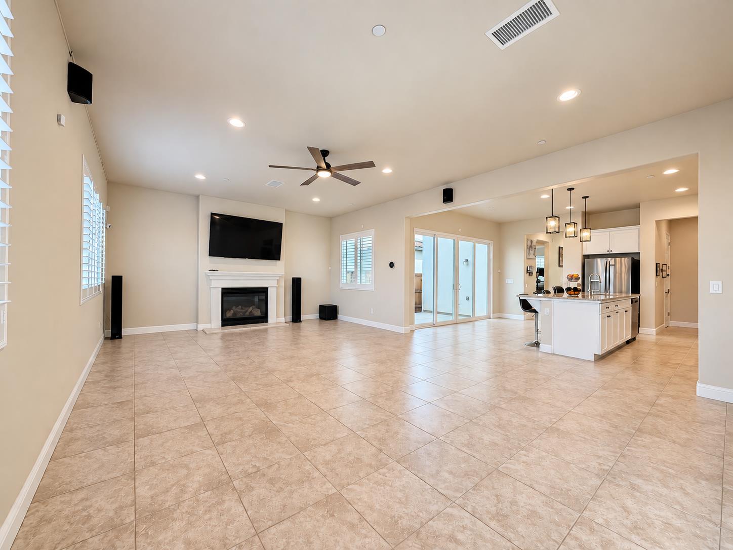 2468 Montana Ave, Clovis, CA 93619