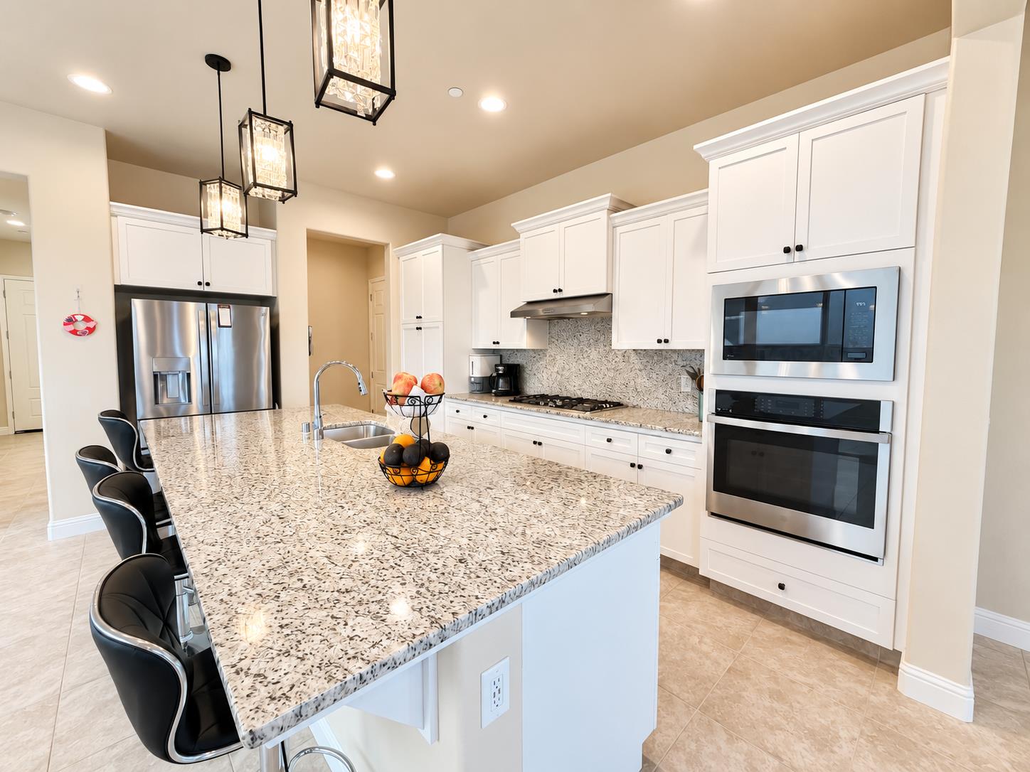 2468 Montana Ave, Clovis, CA 93619