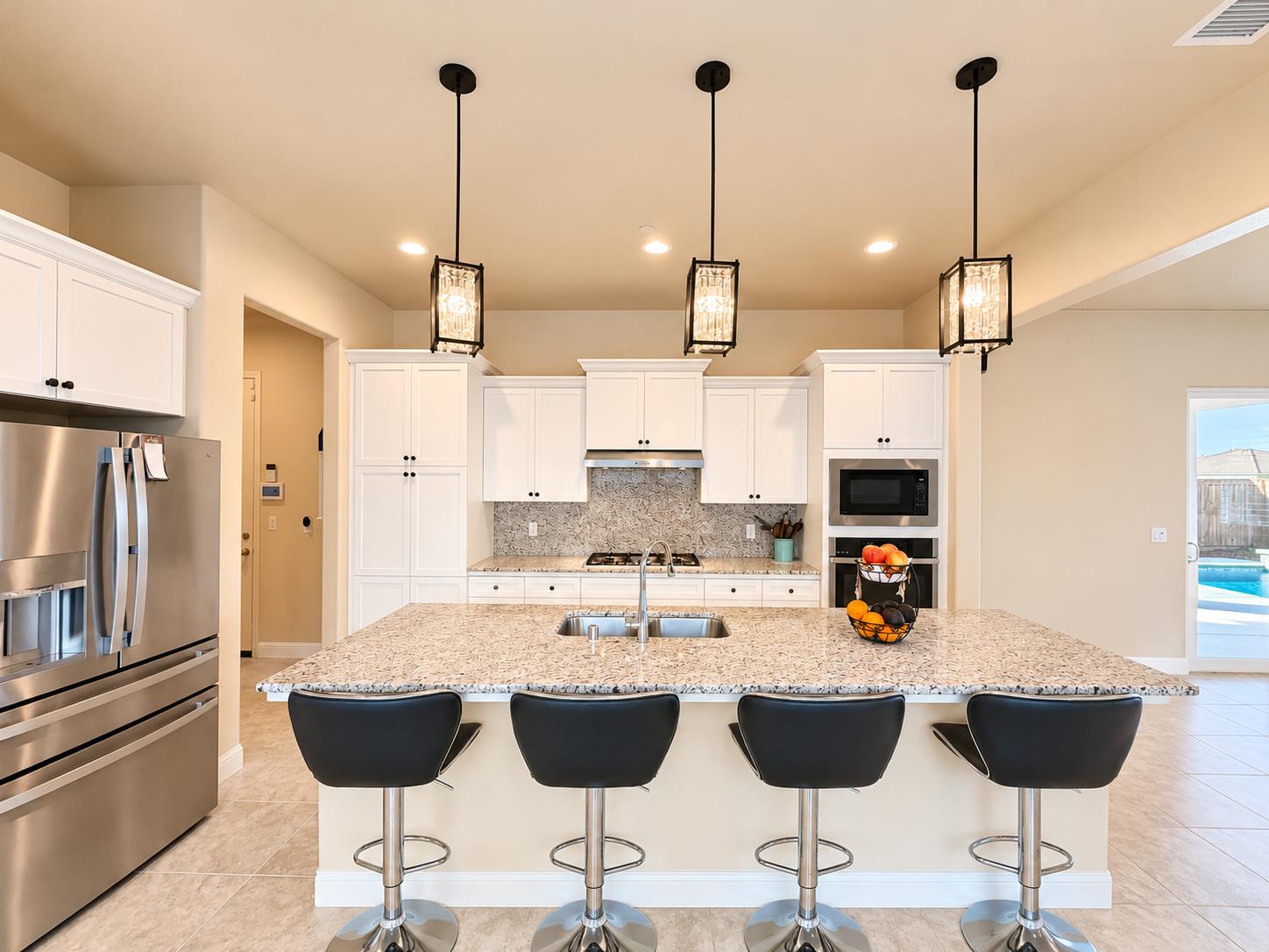 2468 Montana Ave, Clovis, CA 93619