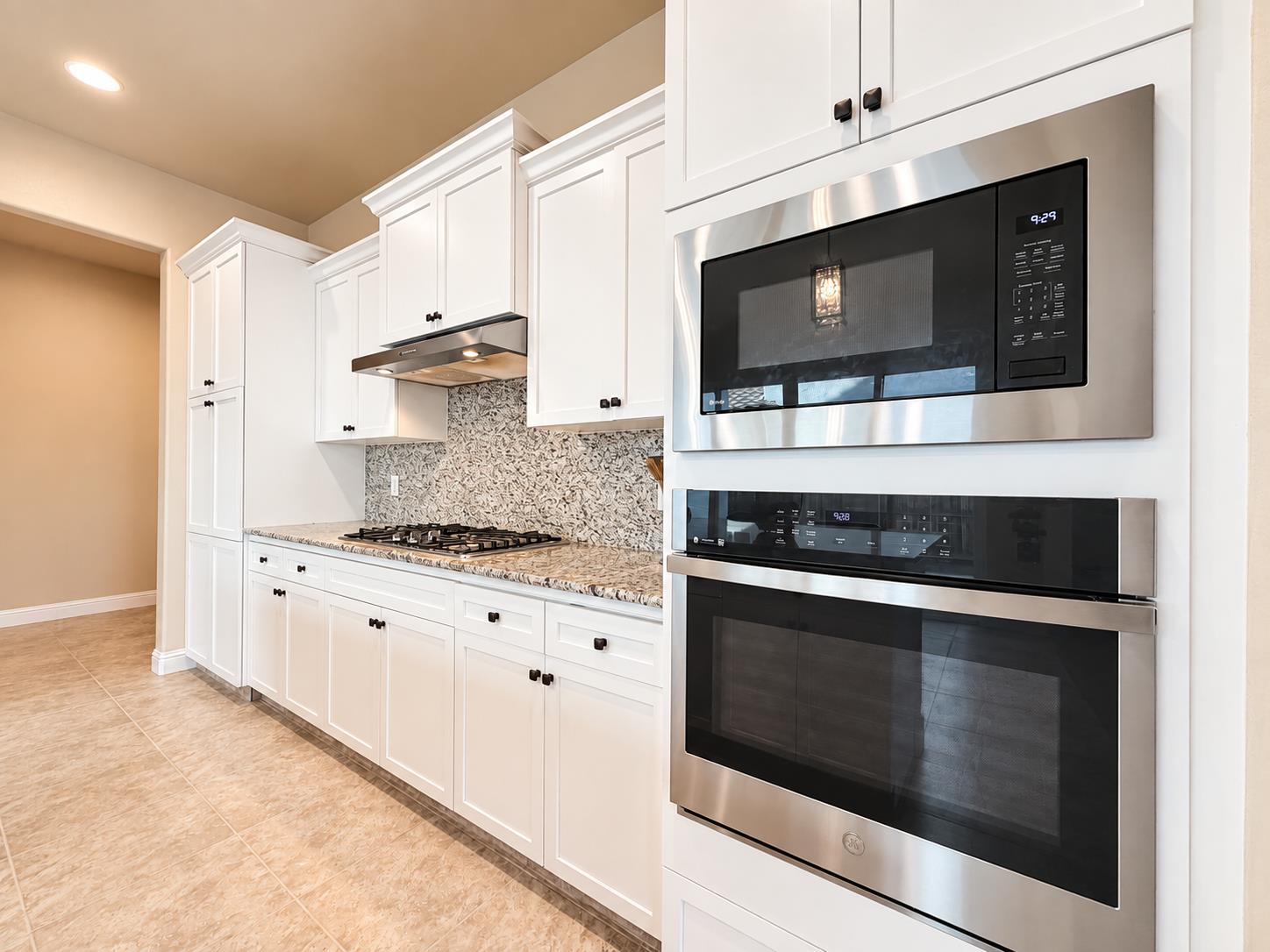 2468 Montana Ave, Clovis, CA 93619