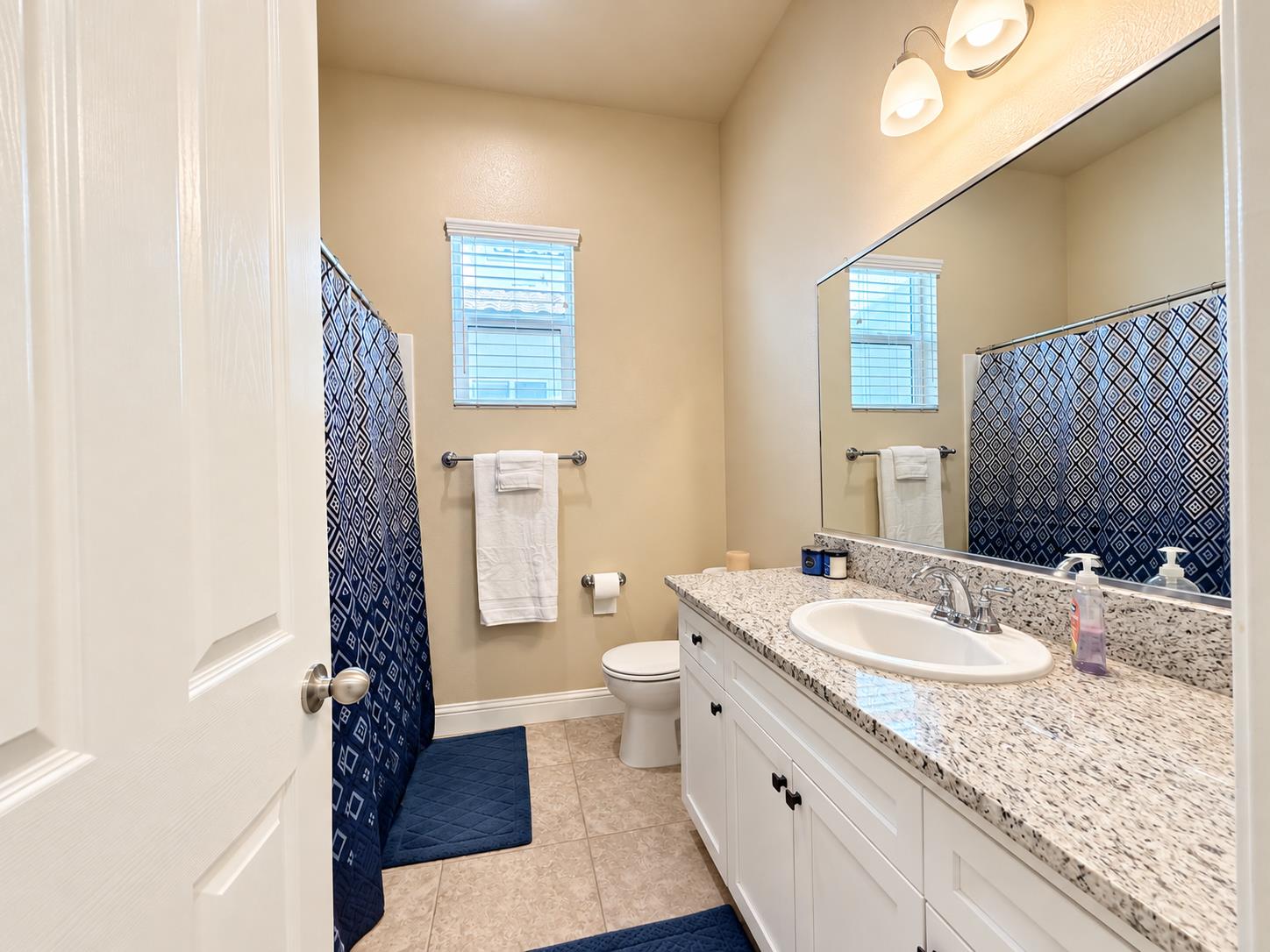 2468 Montana Ave, Clovis, CA 93619