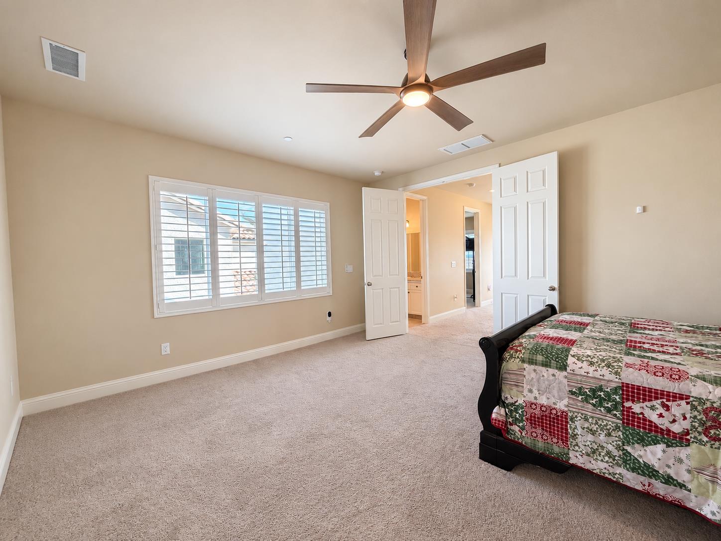 2468 Montana Ave, Clovis, CA 93619