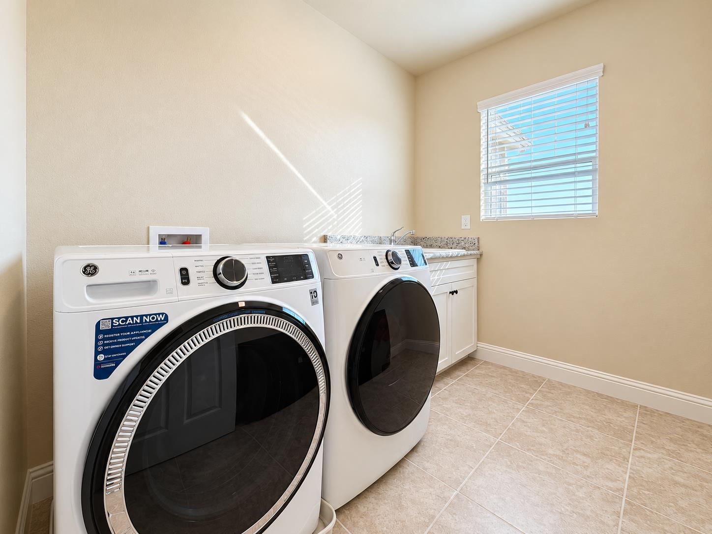 2468 Montana Ave, Clovis, CA 93619