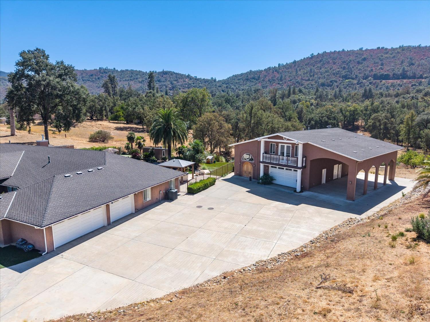 49344 Deerview Ln, Oakhurst, CA 93644