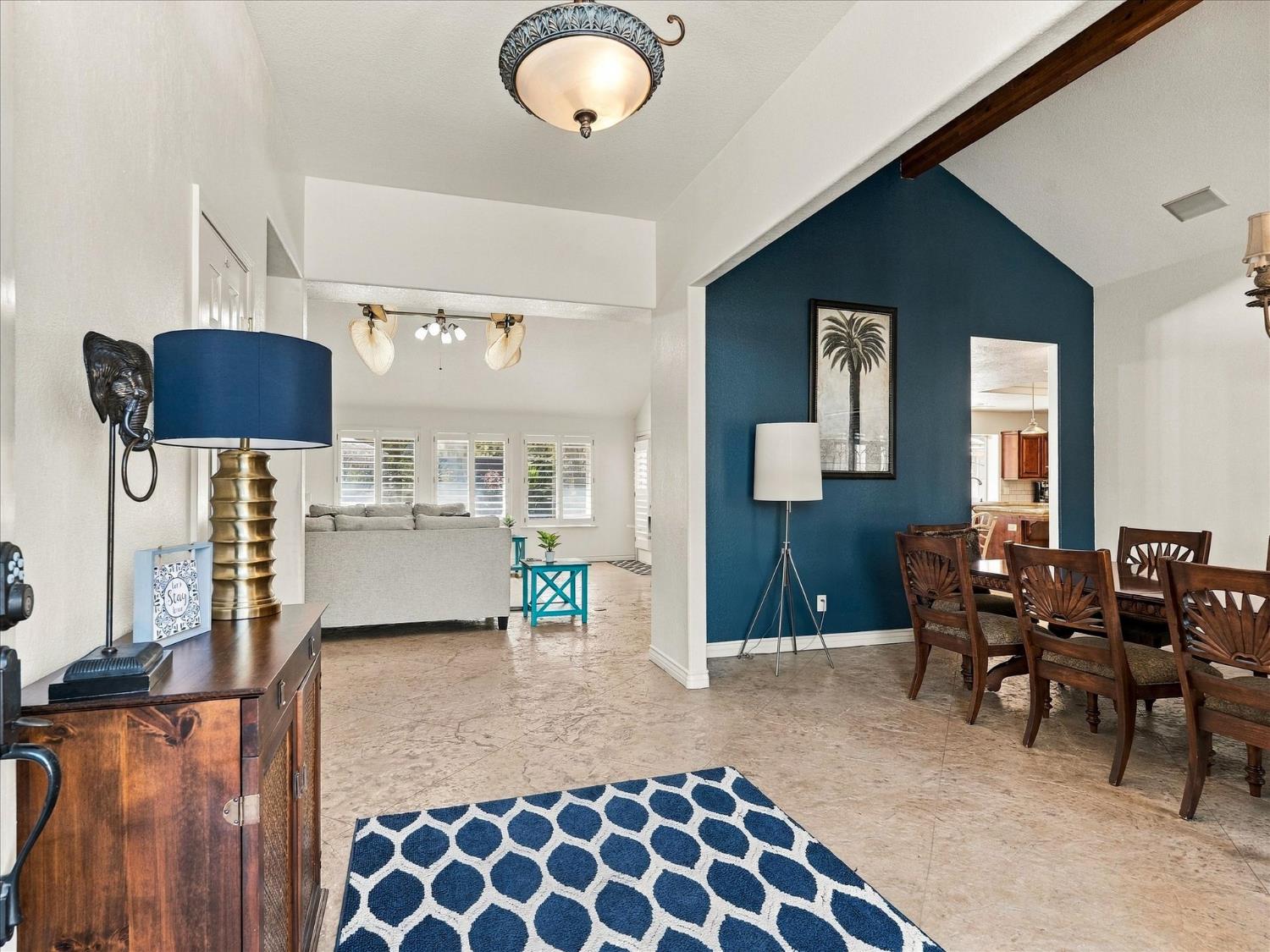 49344 Deerview Ln, Oakhurst, CA 93644
