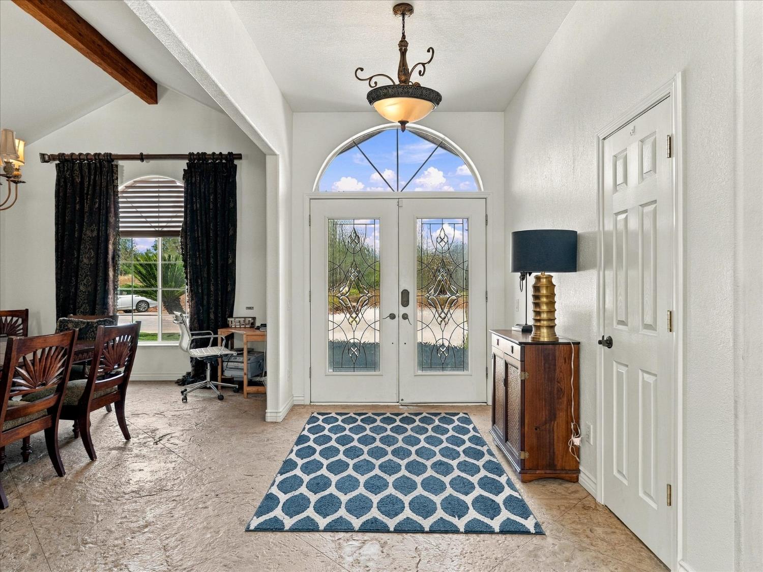 49344 Deerview Ln, Oakhurst, CA 93644