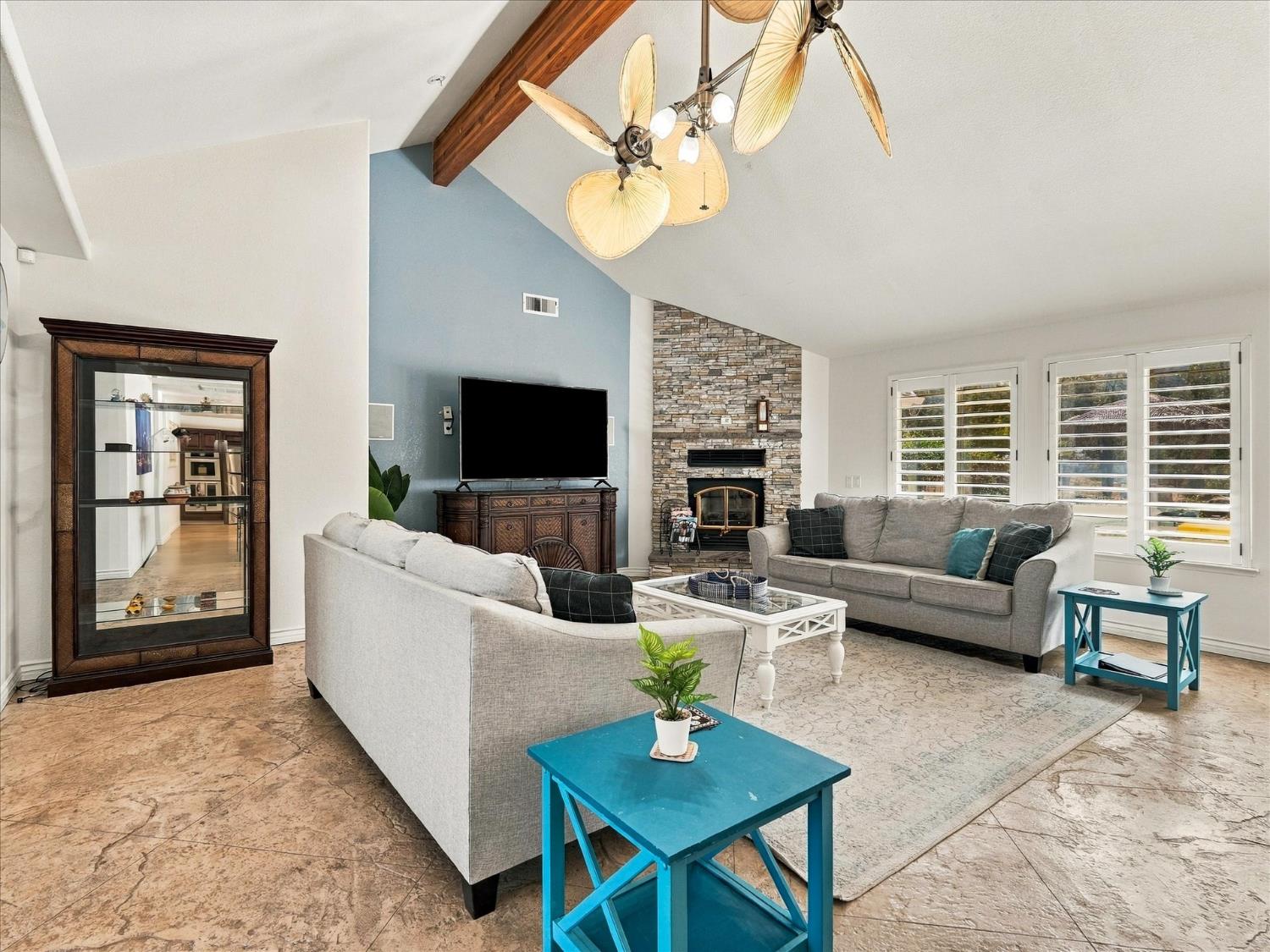 49344 Deerview Ln, Oakhurst, CA 93644