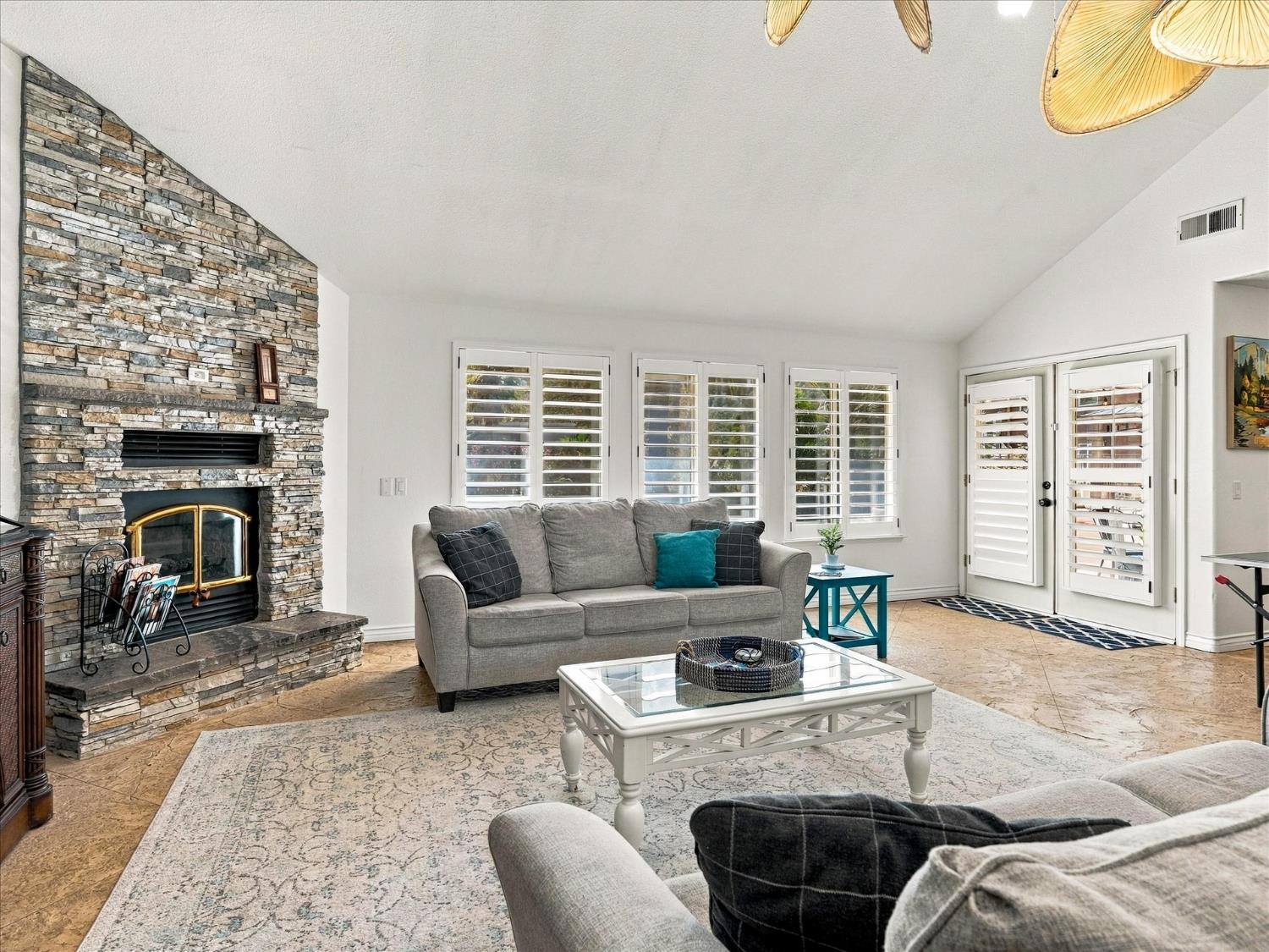49344 Deerview Ln, Oakhurst, CA 93644