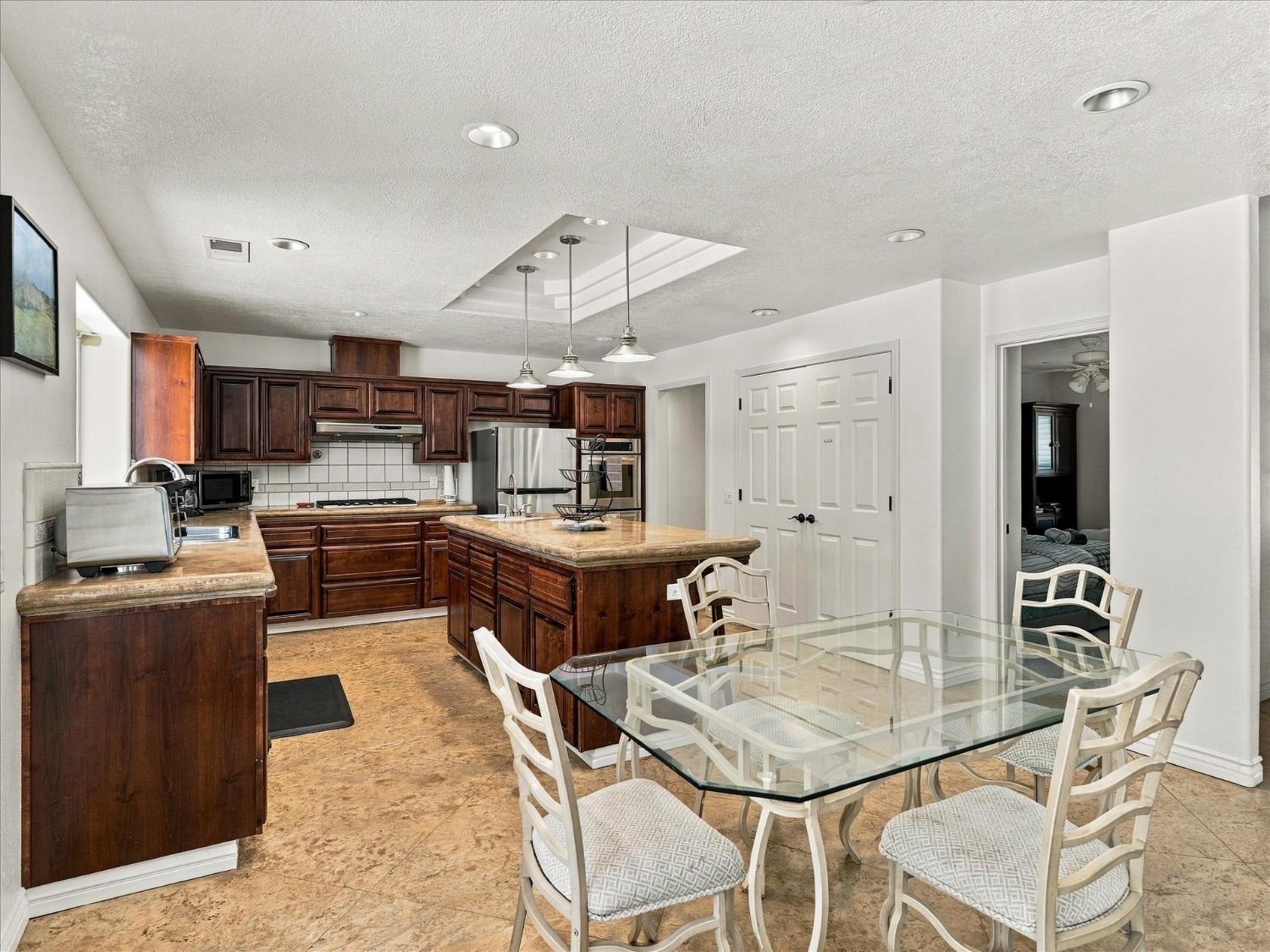 49344 Deerview Ln, Oakhurst, CA 93644