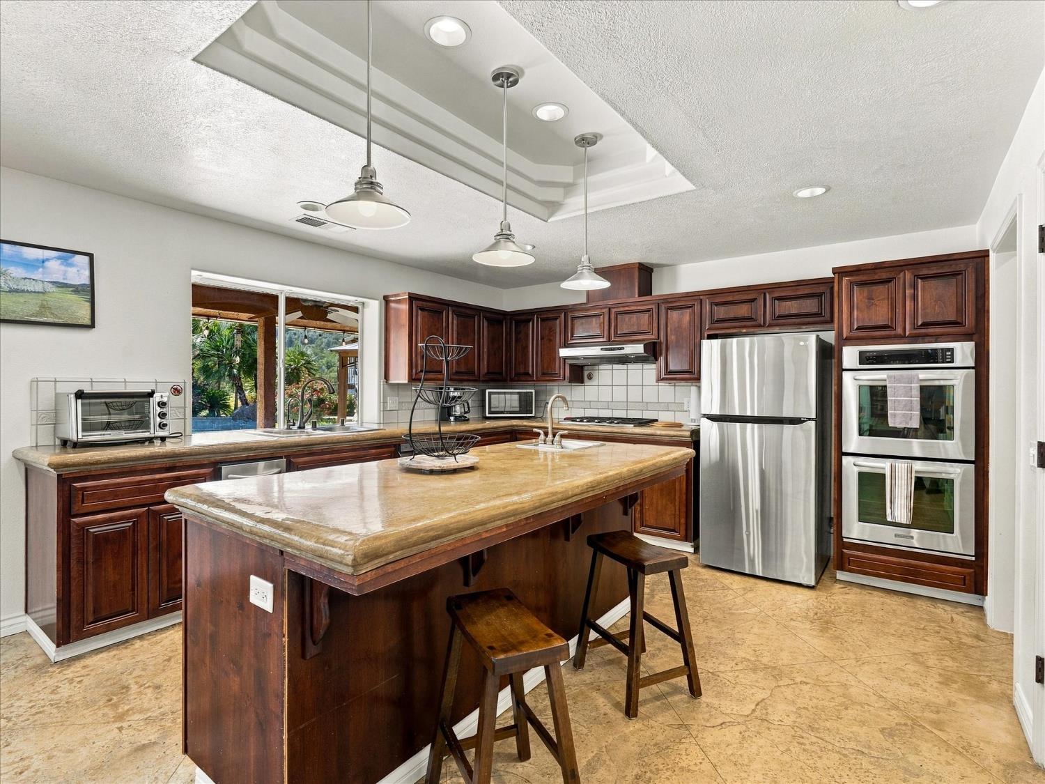 49344 Deerview Ln, Oakhurst, CA 93644