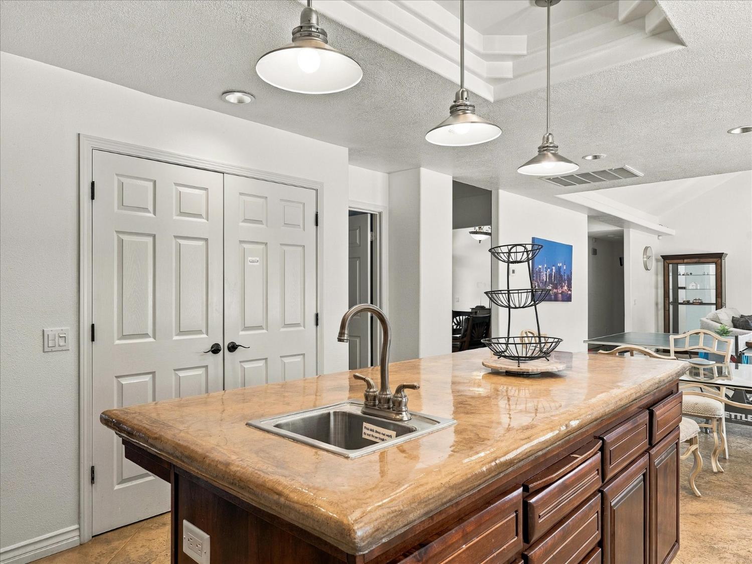 49344 Deerview Ln, Oakhurst, CA 93644