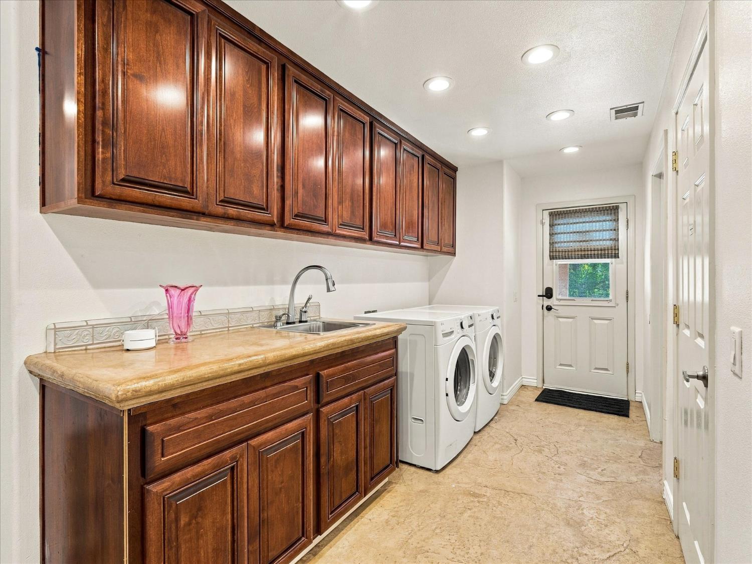 49344 Deerview Ln, Oakhurst, CA 93644