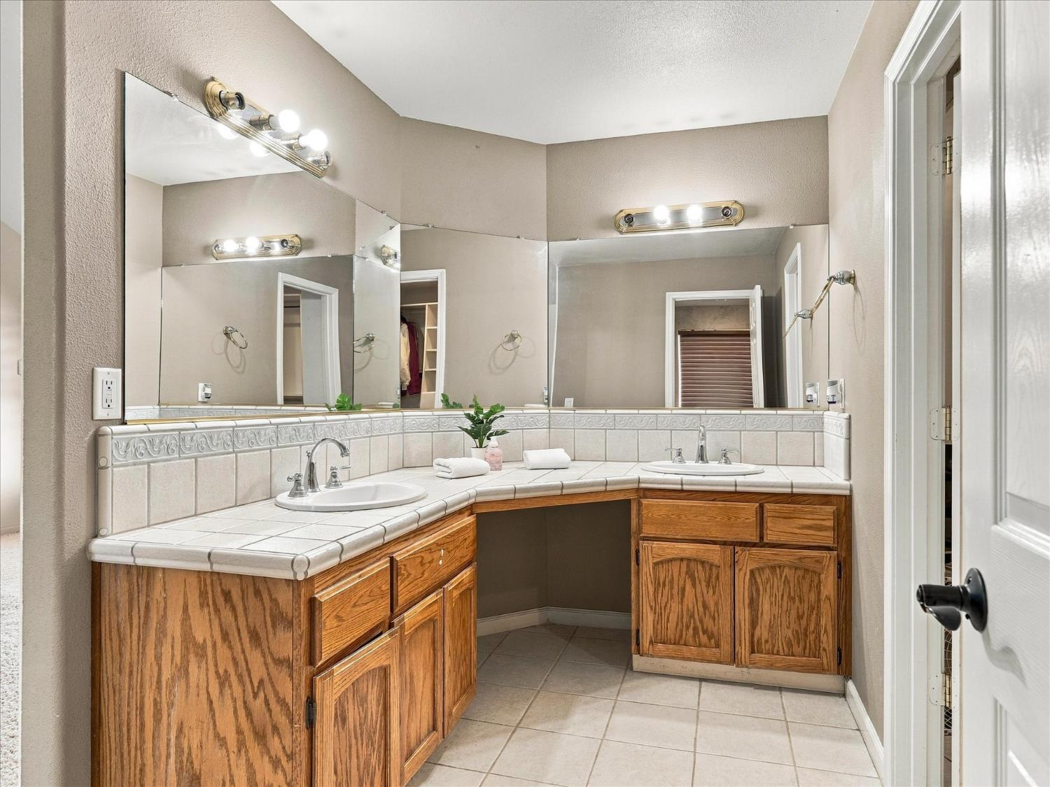 49344 Deerview Ln, Oakhurst, CA 93644