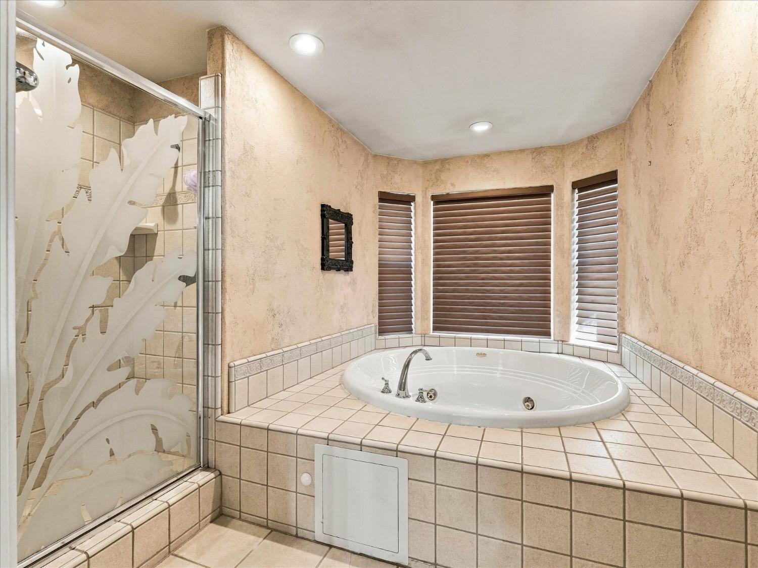 49344 Deerview Ln, Oakhurst, CA 93644