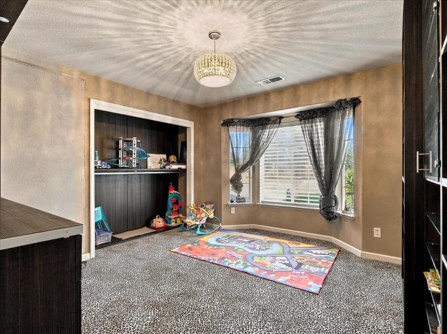 49344 Deerview Ln, Oakhurst, CA 93644