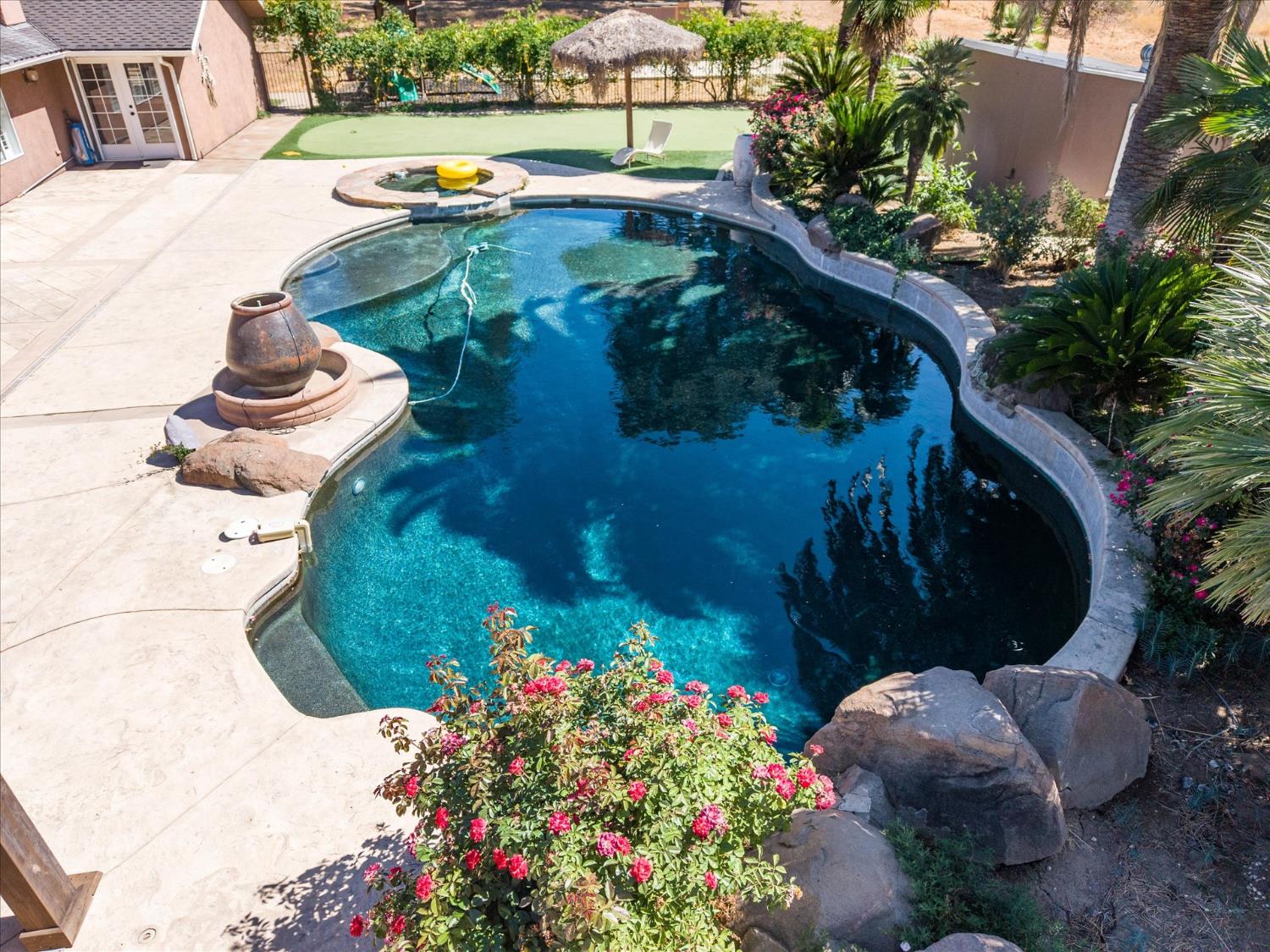 49344 Deerview Ln, Oakhurst, CA 93644
