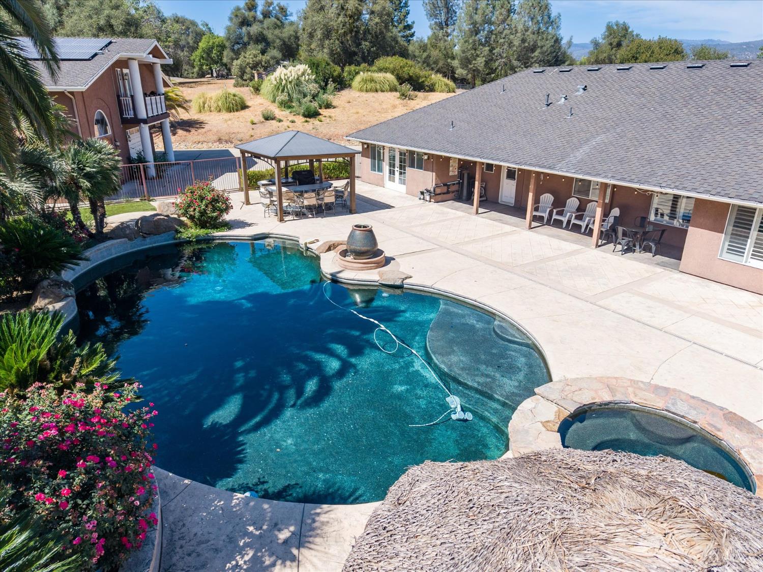 49344 Deerview Ln, Oakhurst, CA 93644