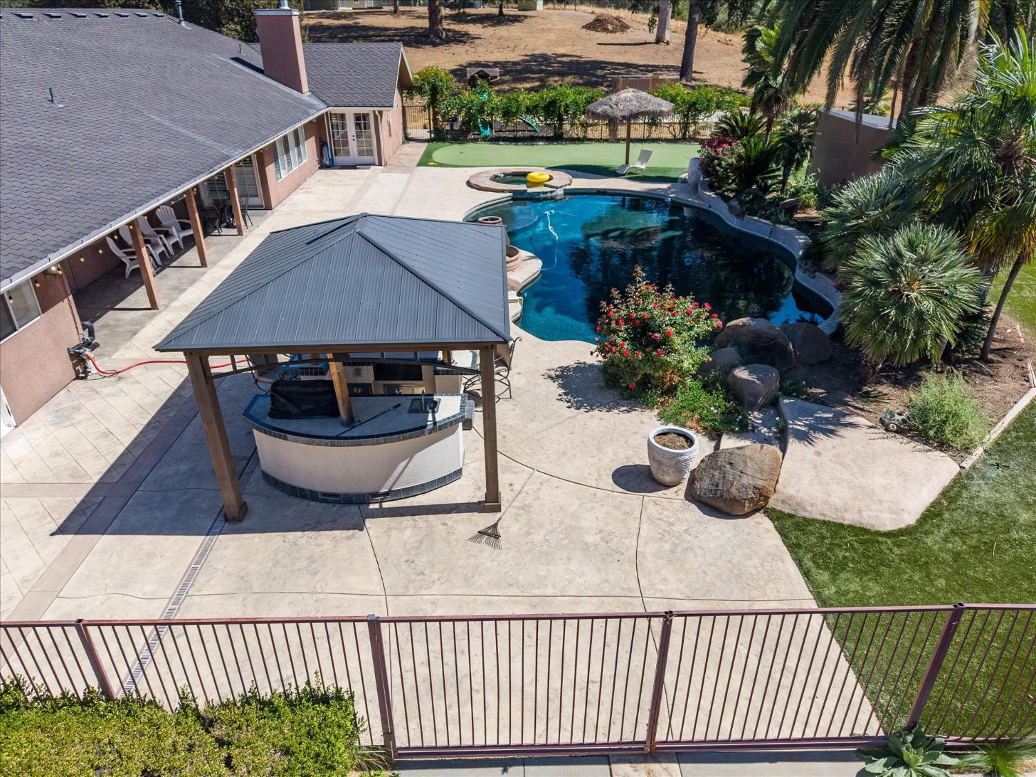 49344 Deerview Ln, Oakhurst, CA 93644