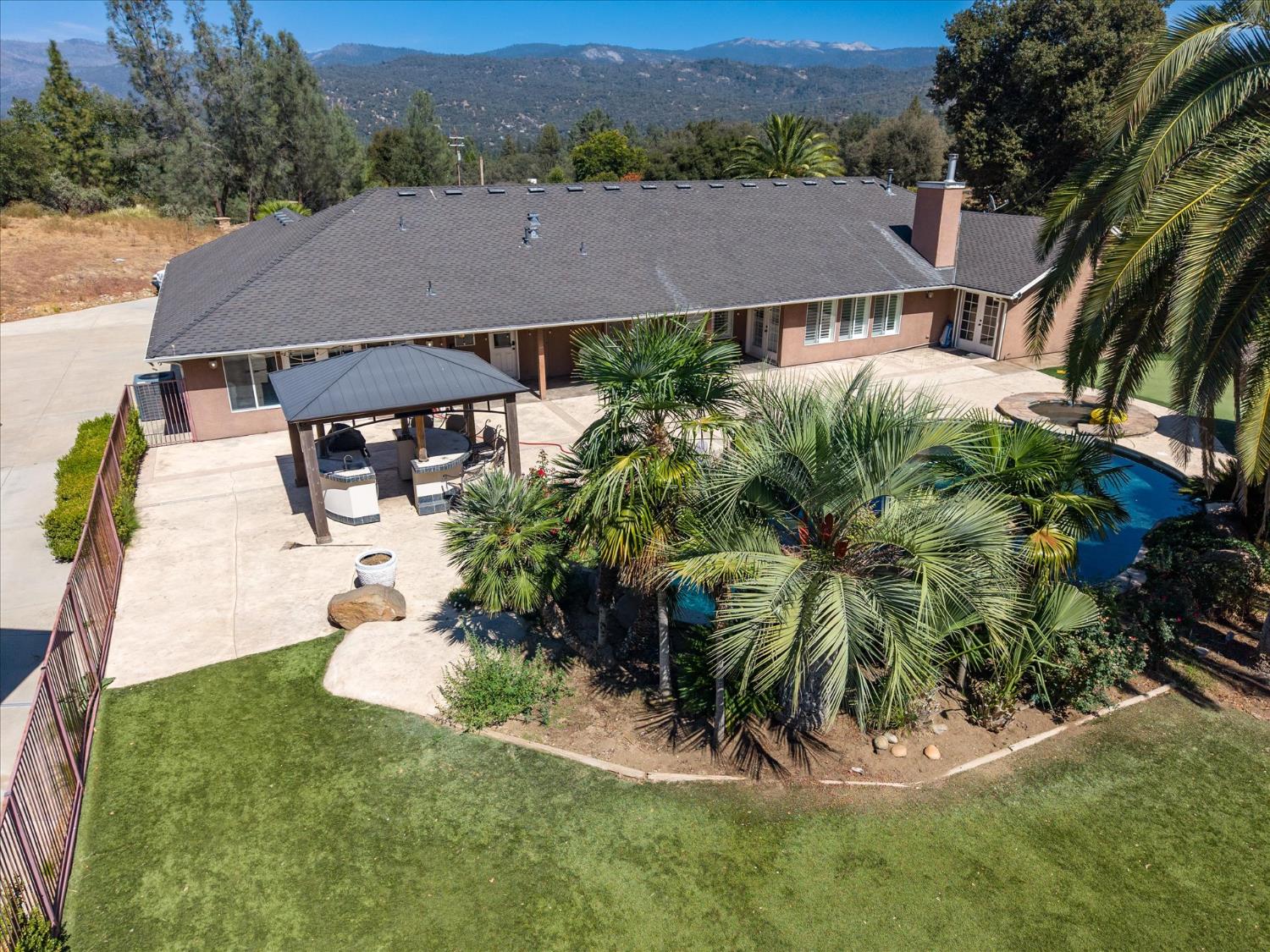 49344 Deerview Ln, Oakhurst, CA 93644