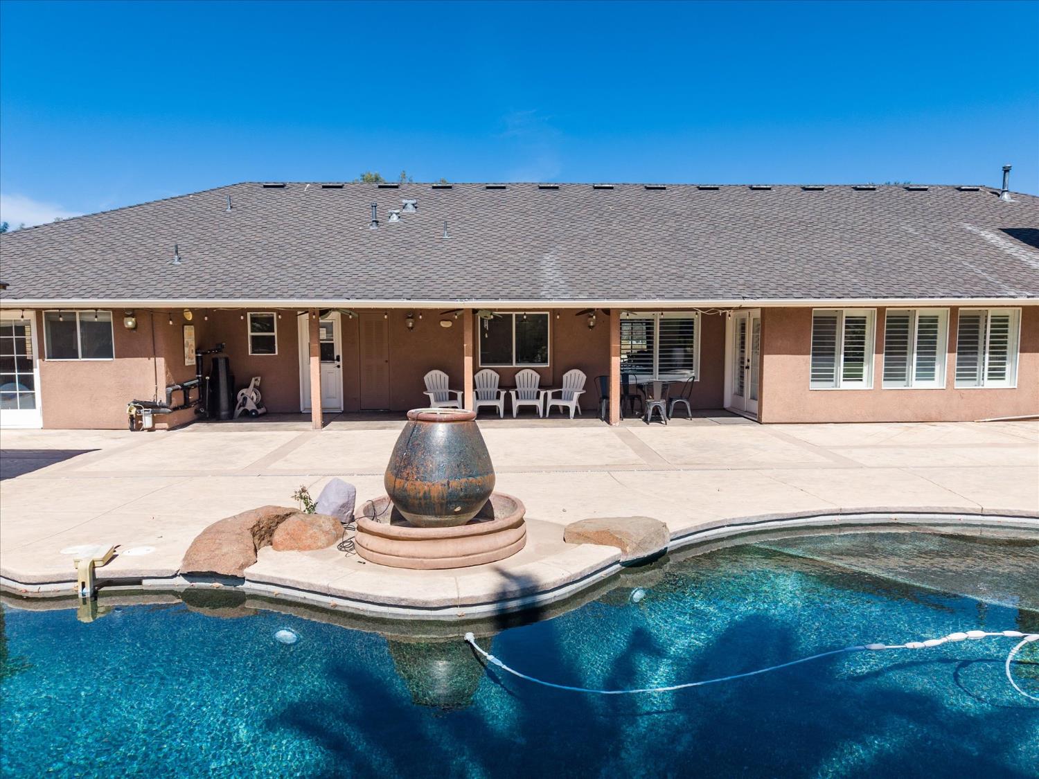 49344 Deerview Ln, Oakhurst, CA 93644