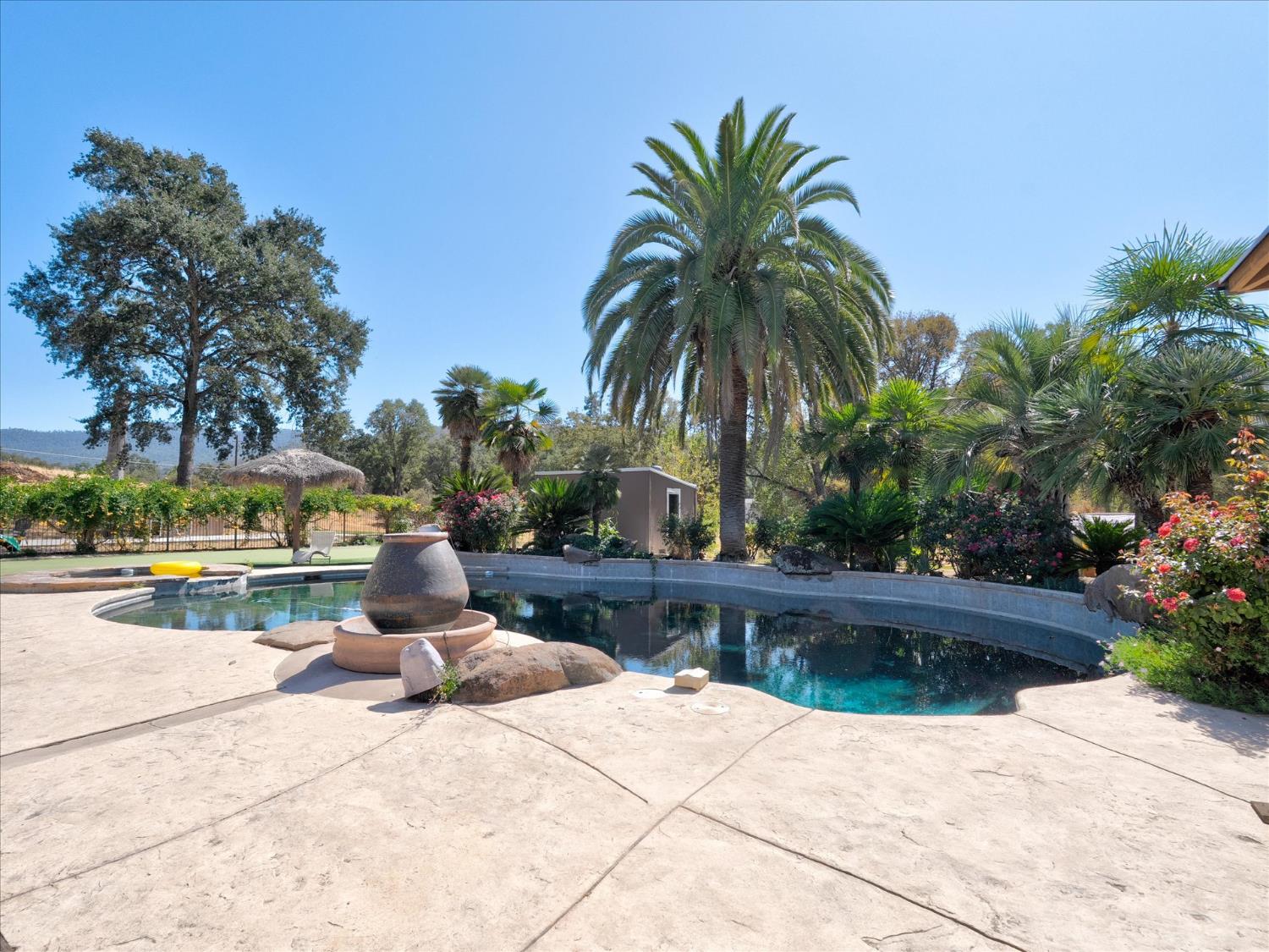 49344 Deerview Ln, Oakhurst, CA 93644
