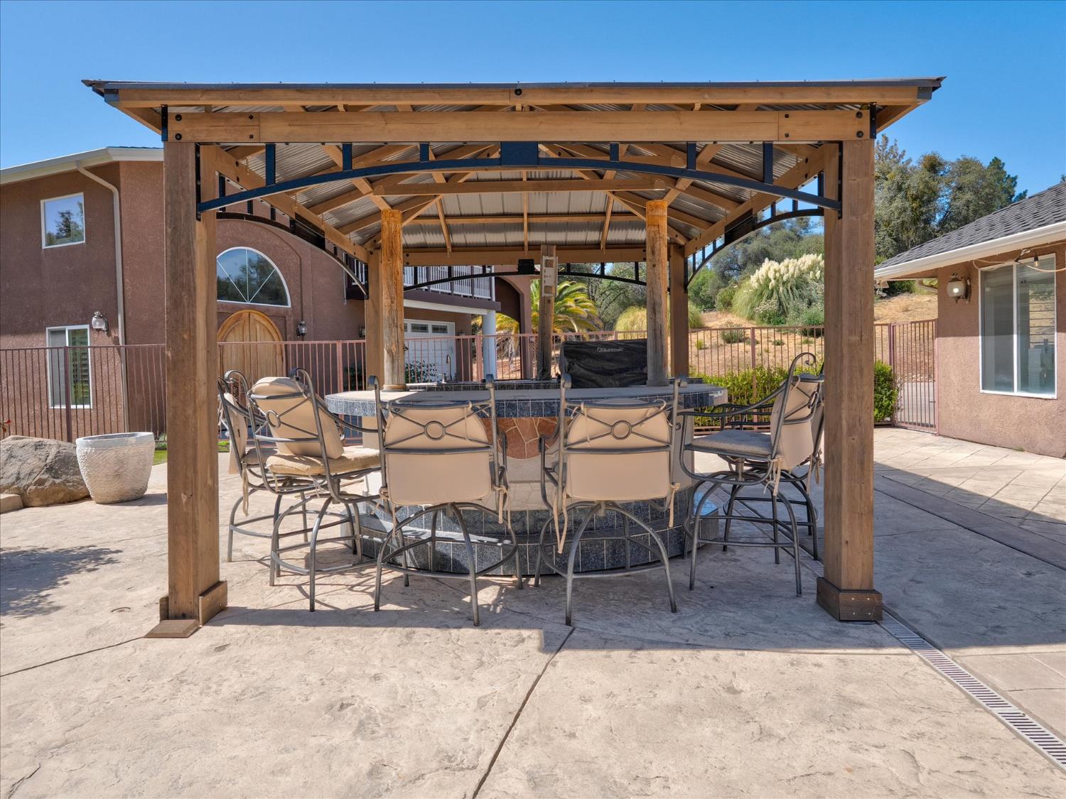 49344 Deerview Ln, Oakhurst, CA 93644