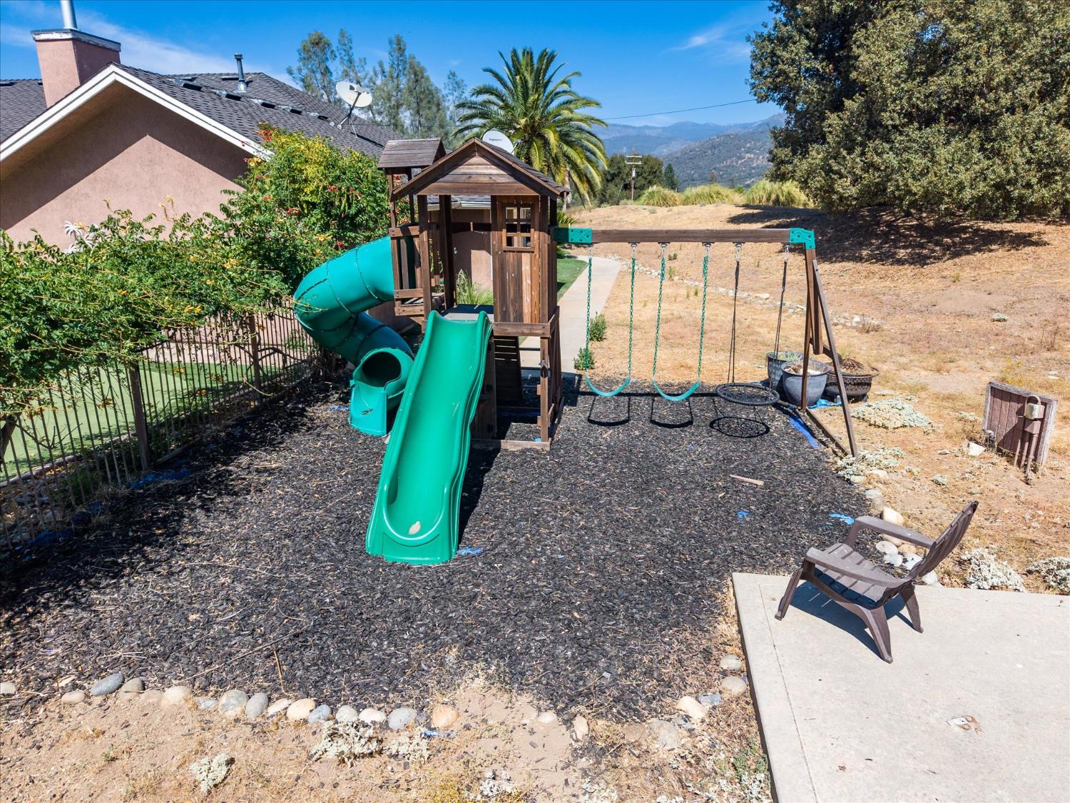 49344 Deerview Ln, Oakhurst, CA 93644