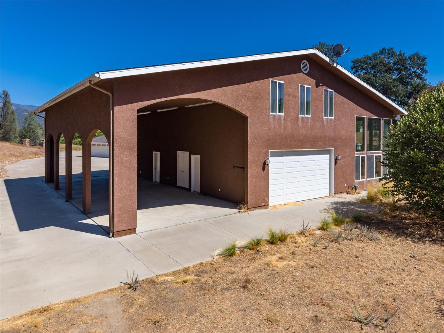 49344 Deerview Ln, Oakhurst, CA 93644