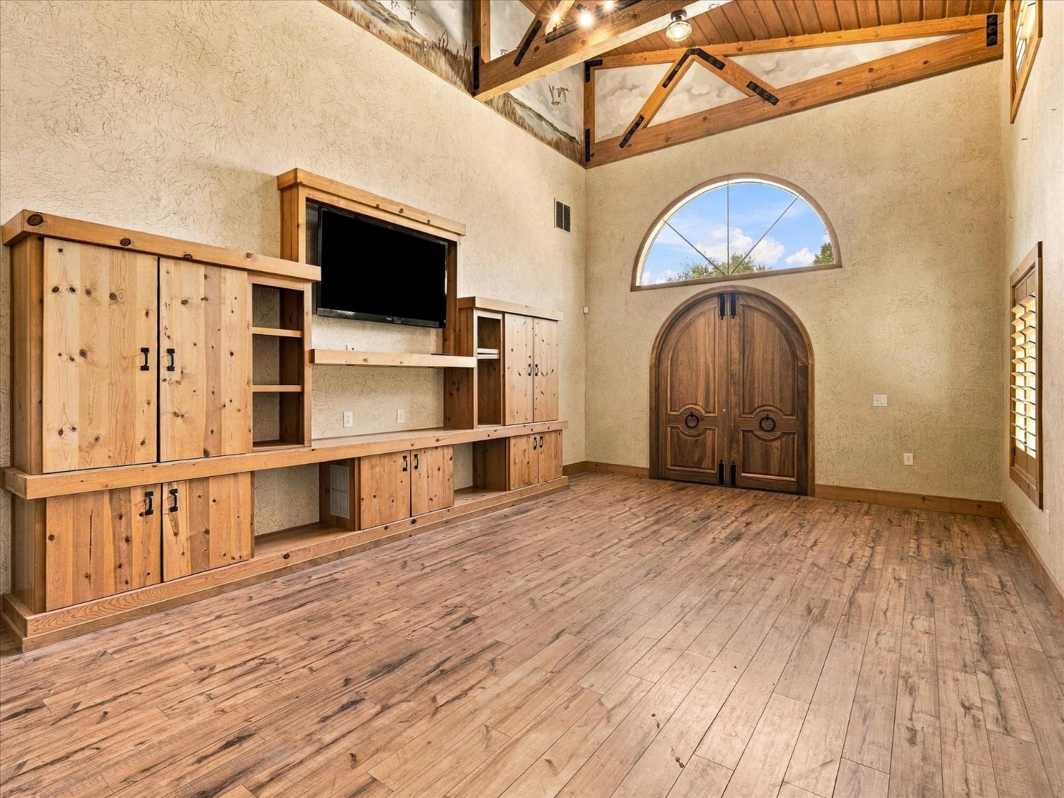 49344 Deerview Ln, Oakhurst, CA 93644