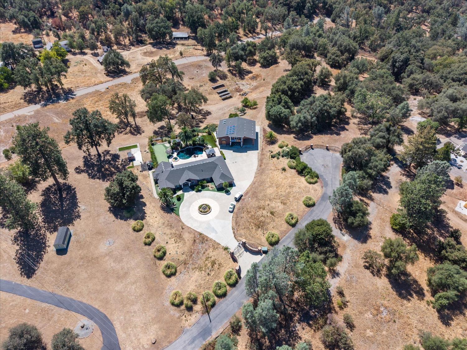 49344 Deerview Ln, Oakhurst, CA 93644