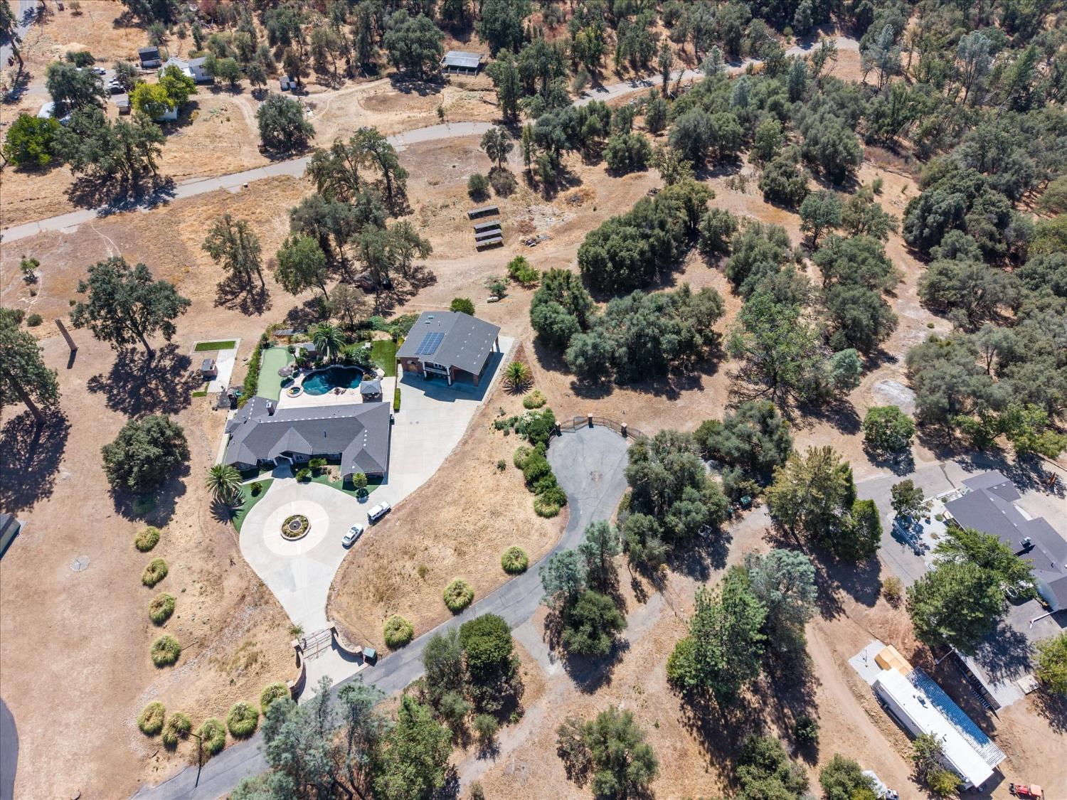 49344 Deerview Ln, Oakhurst, CA 93644