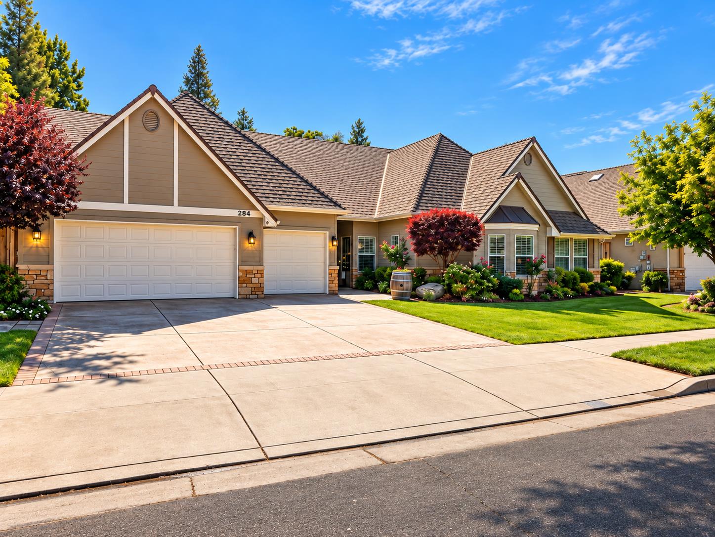 284 W Lester Ave, Clovis, CA 93619