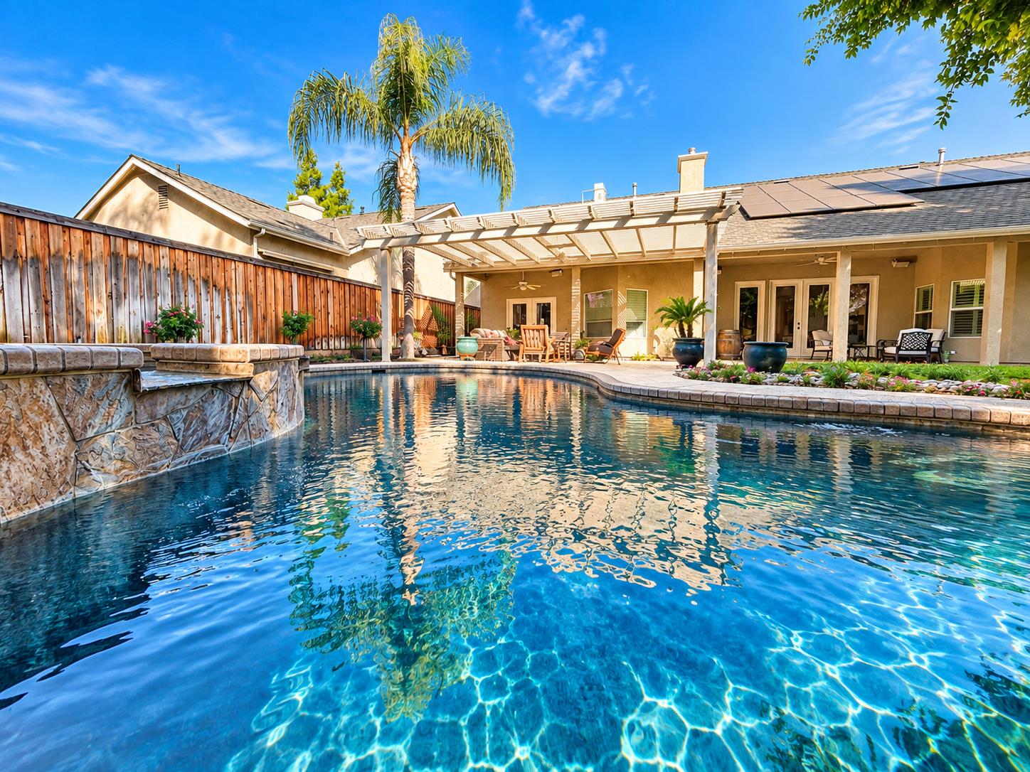 284 W Lester Ave, Clovis, CA 93619