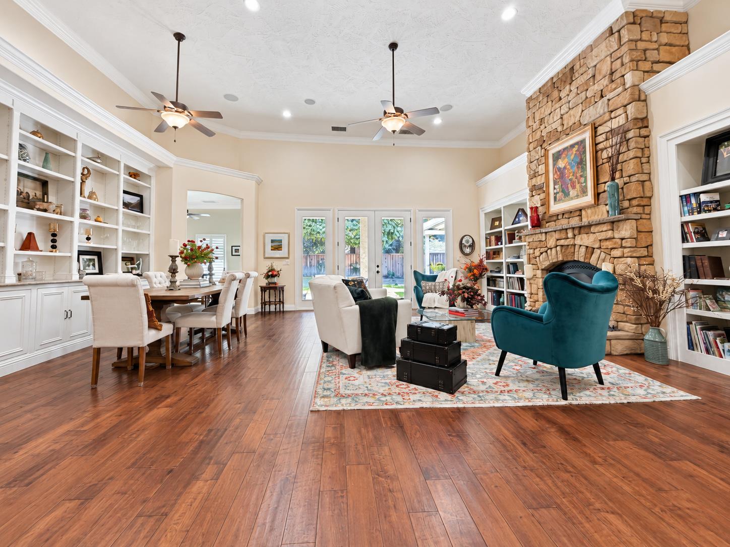 284 W Lester Ave, Clovis, CA 93619