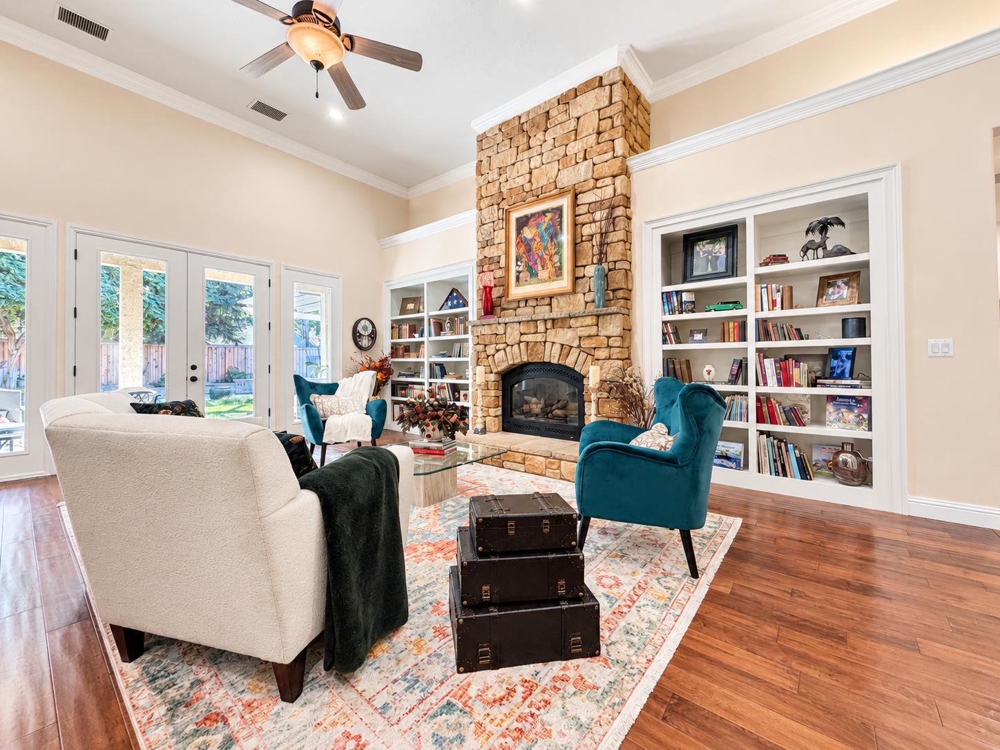 284 W Lester Ave, Clovis, CA 93619