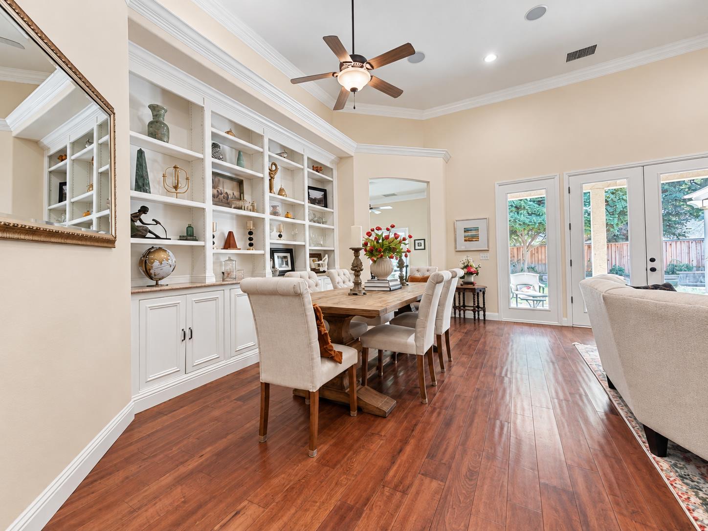 284 W Lester Ave, Clovis, CA 93619