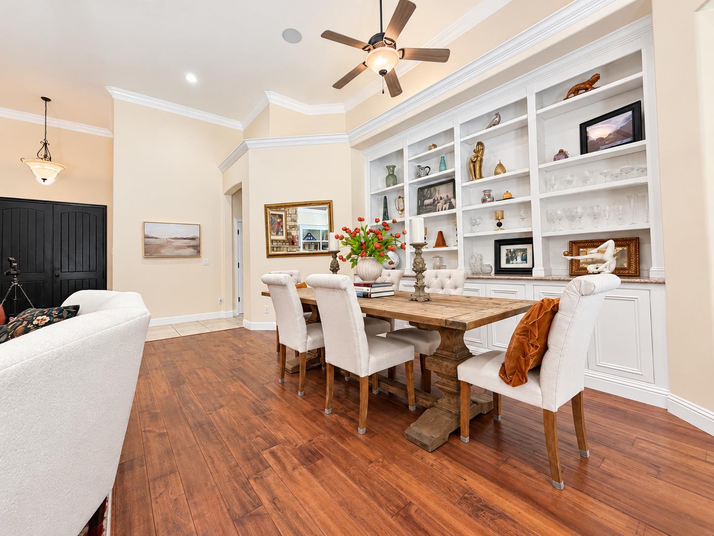284 W Lester Ave, Clovis, CA 93619