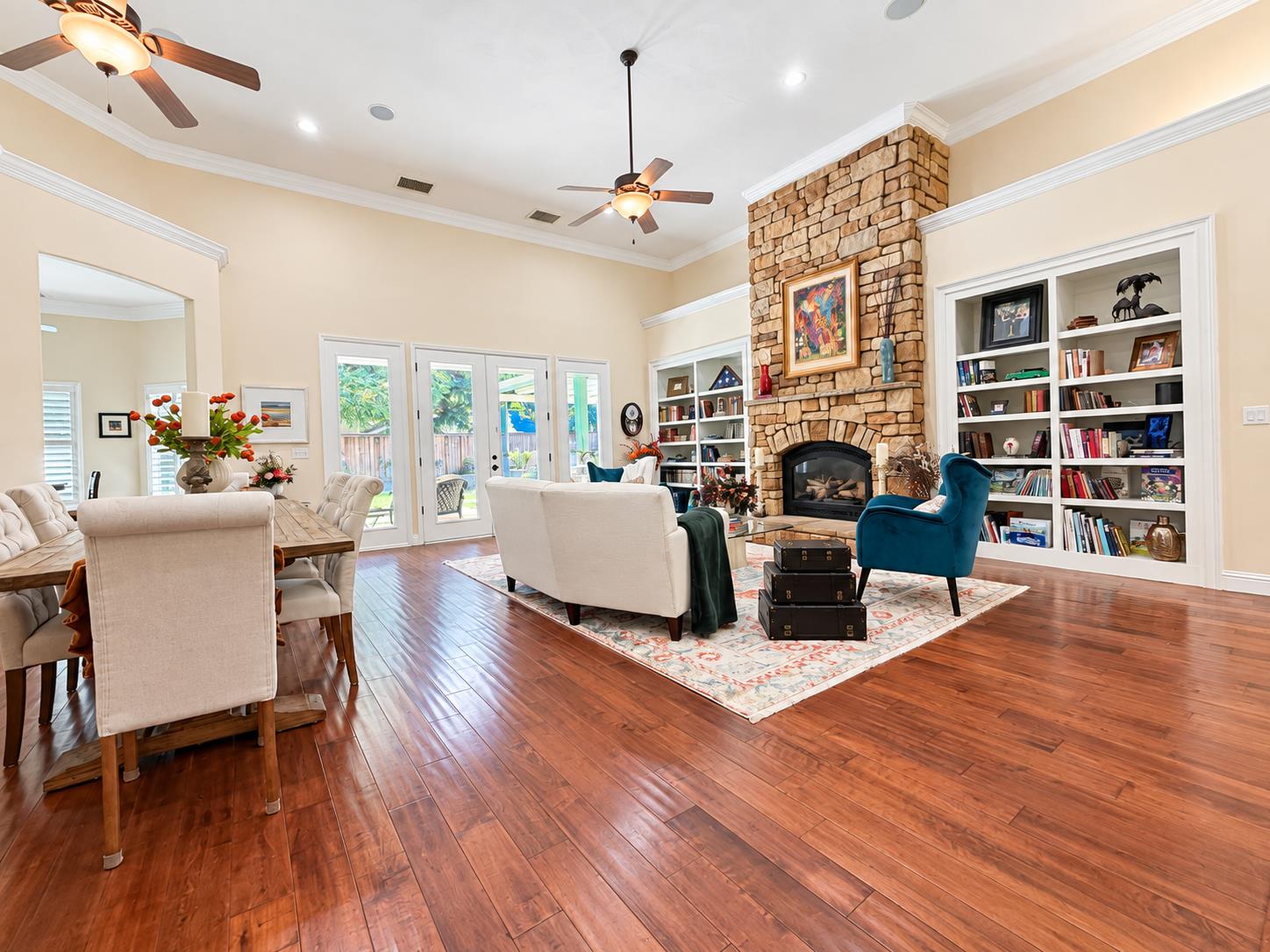 284 W Lester Ave, Clovis, CA 93619
