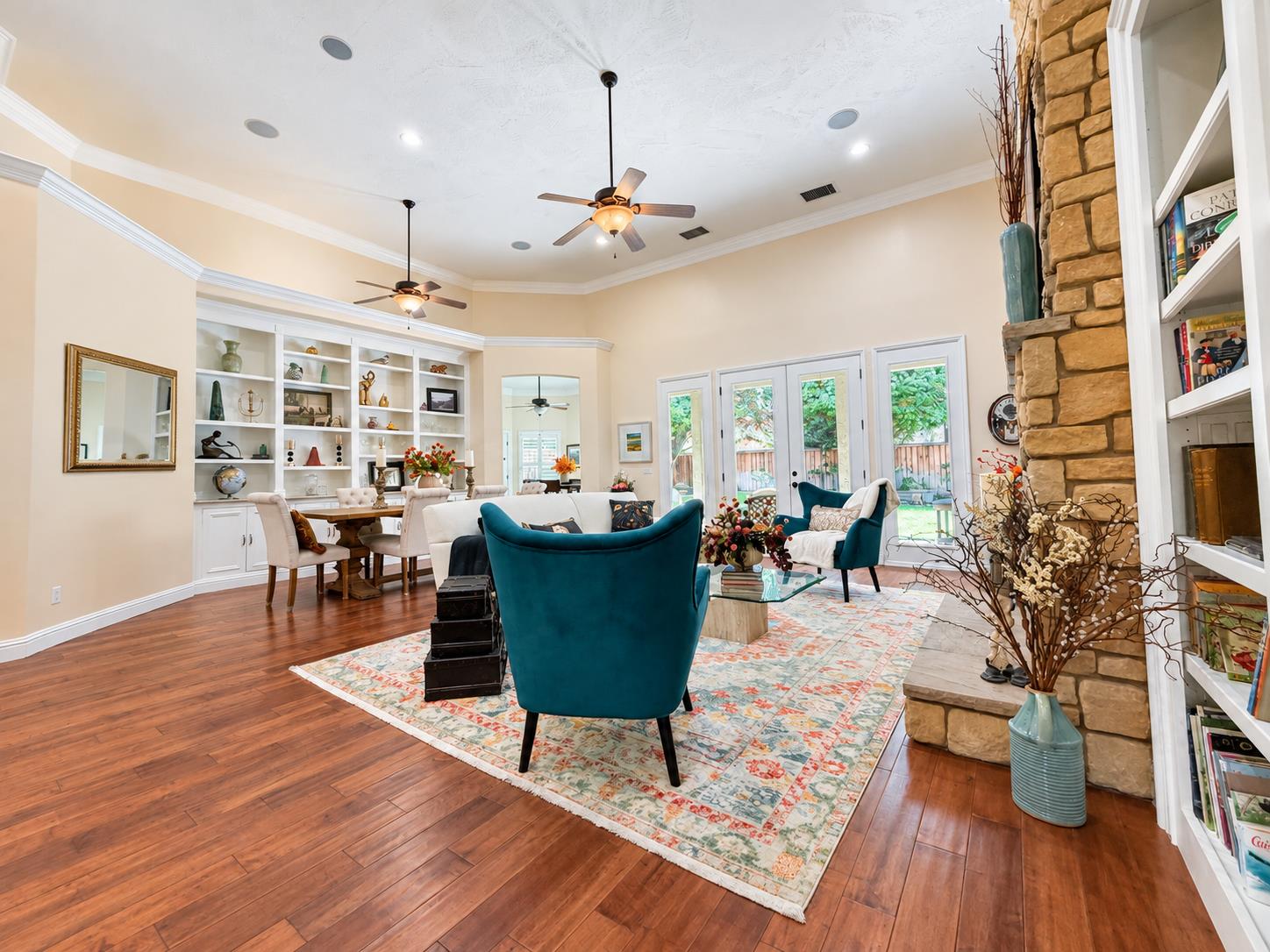 284 W Lester Ave, Clovis, CA 93619