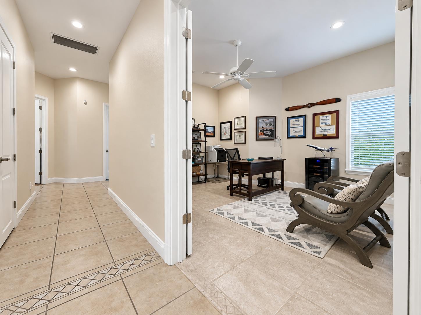 284 W Lester Ave, Clovis, CA 93619