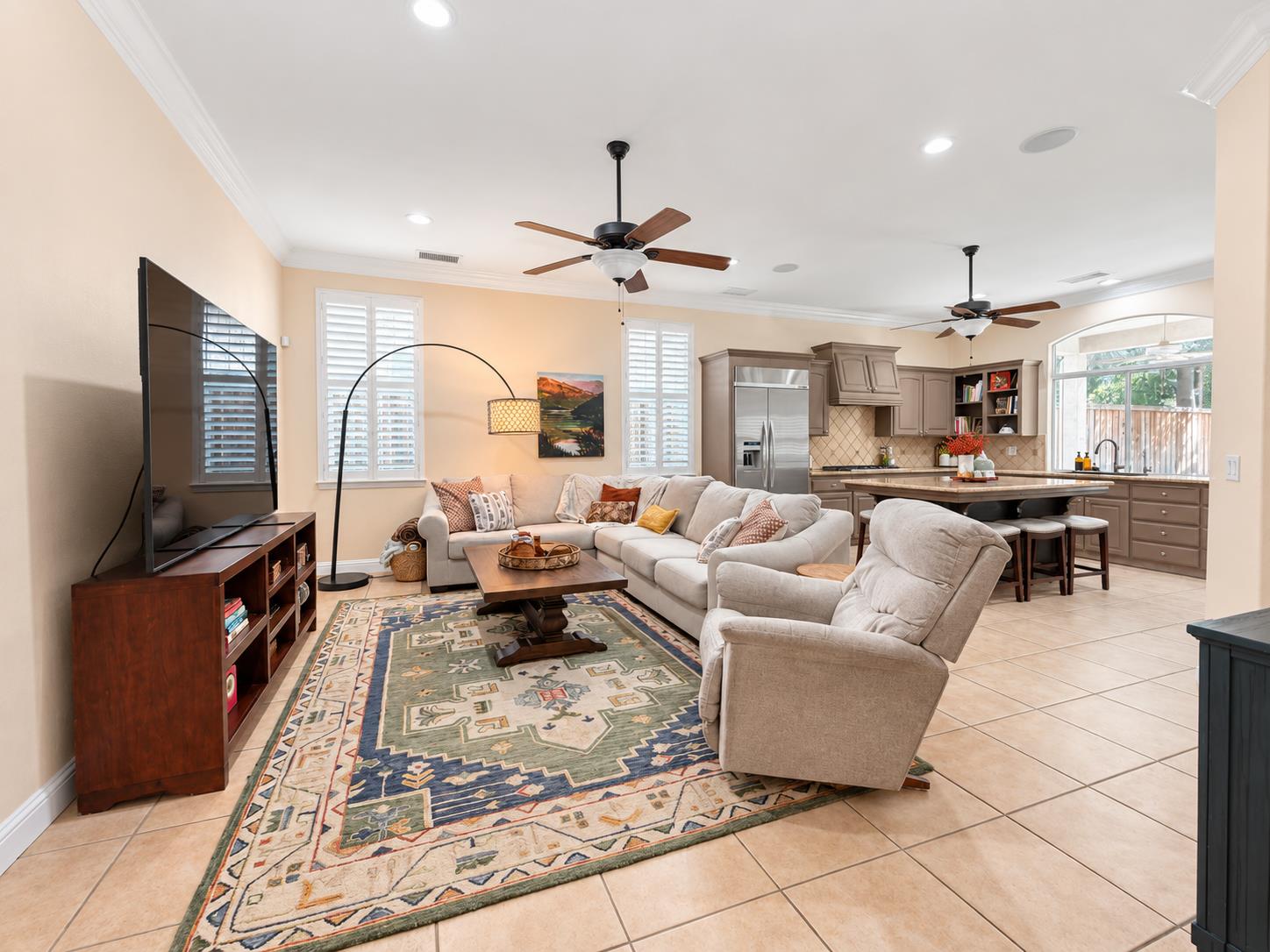 284 W Lester Ave, Clovis, CA 93619