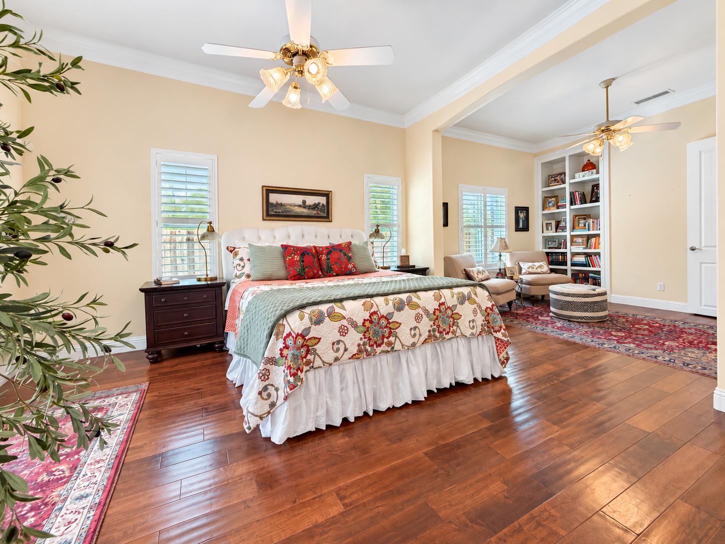 284 W Lester Ave, Clovis, CA 93619