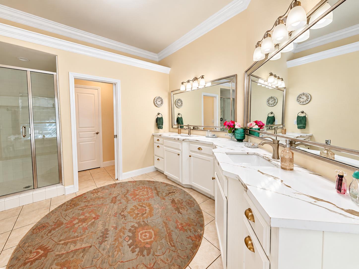 284 W Lester Ave, Clovis, CA 93619