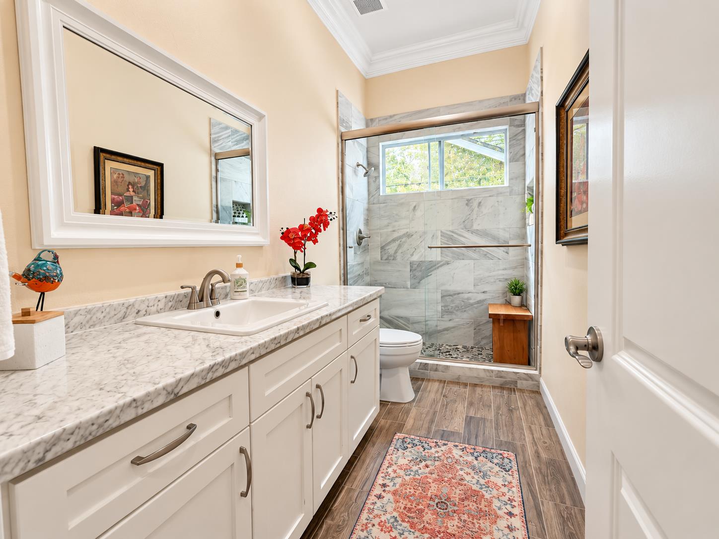 284 W Lester Ave, Clovis, CA 93619