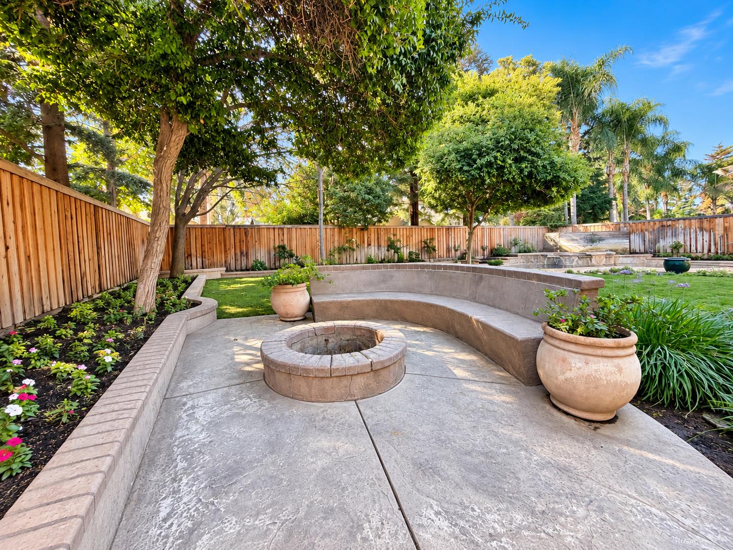 284 W Lester Ave, Clovis, CA 93619