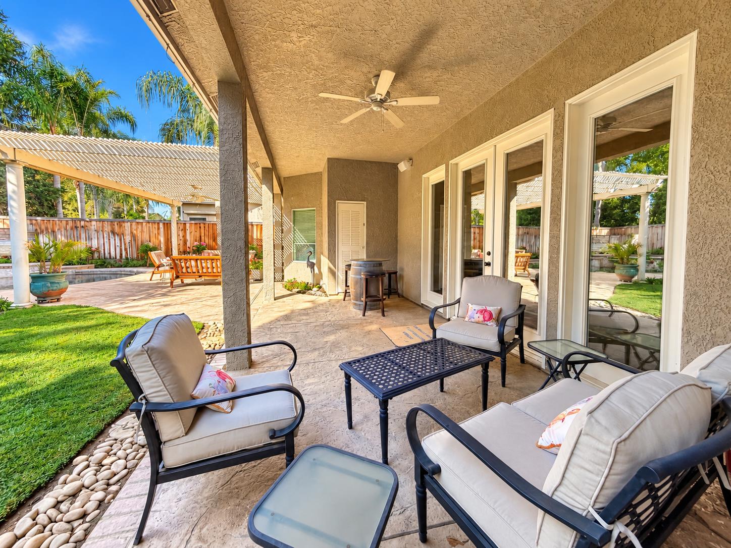 284 W Lester Ave, Clovis, CA 93619