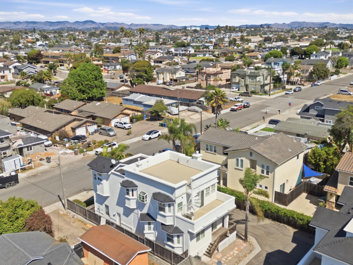 722 Seabright Ave, Grover Beach, CA 93433