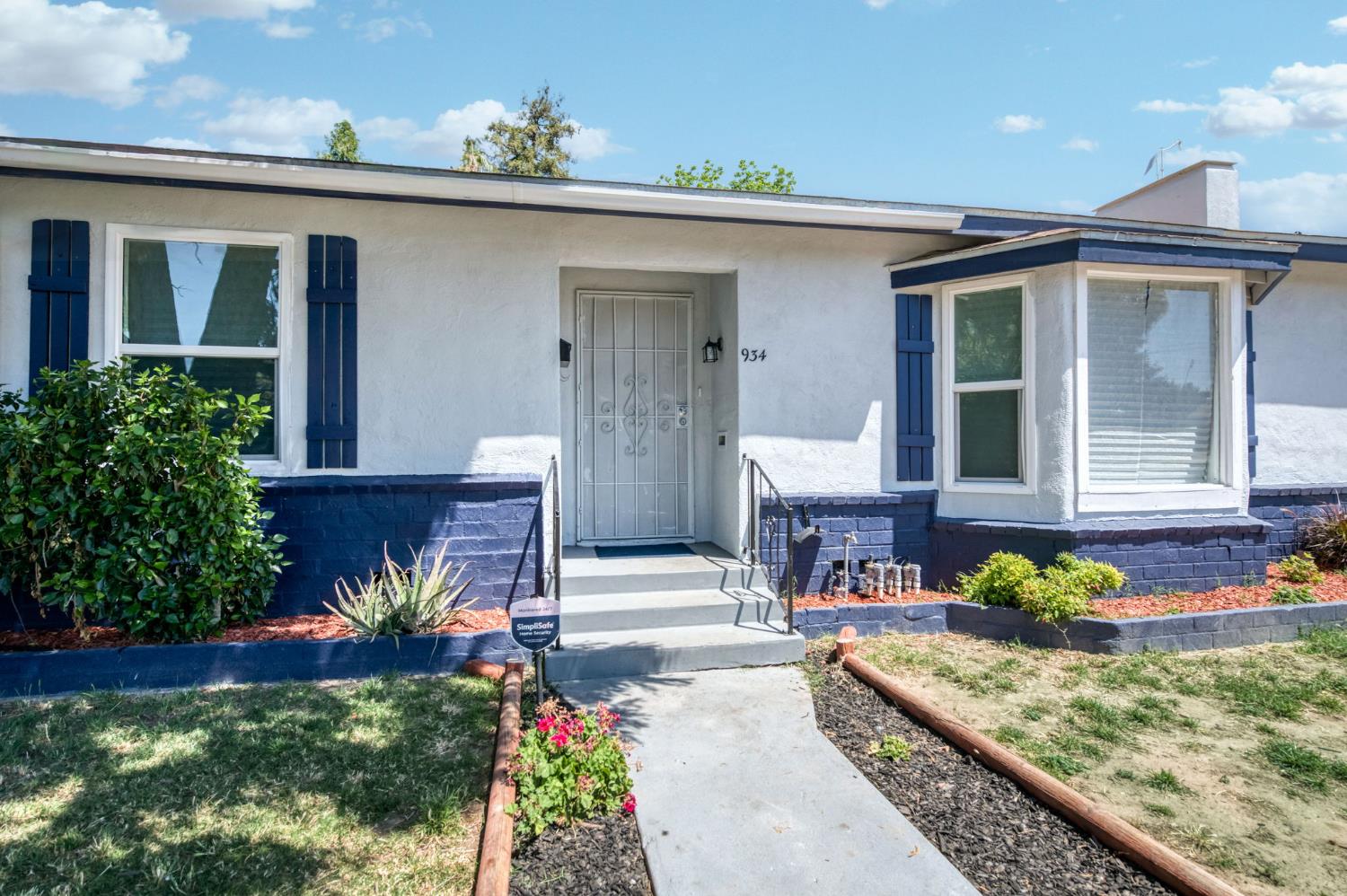 934 W Terrace Ave, Fresno, CA 93705